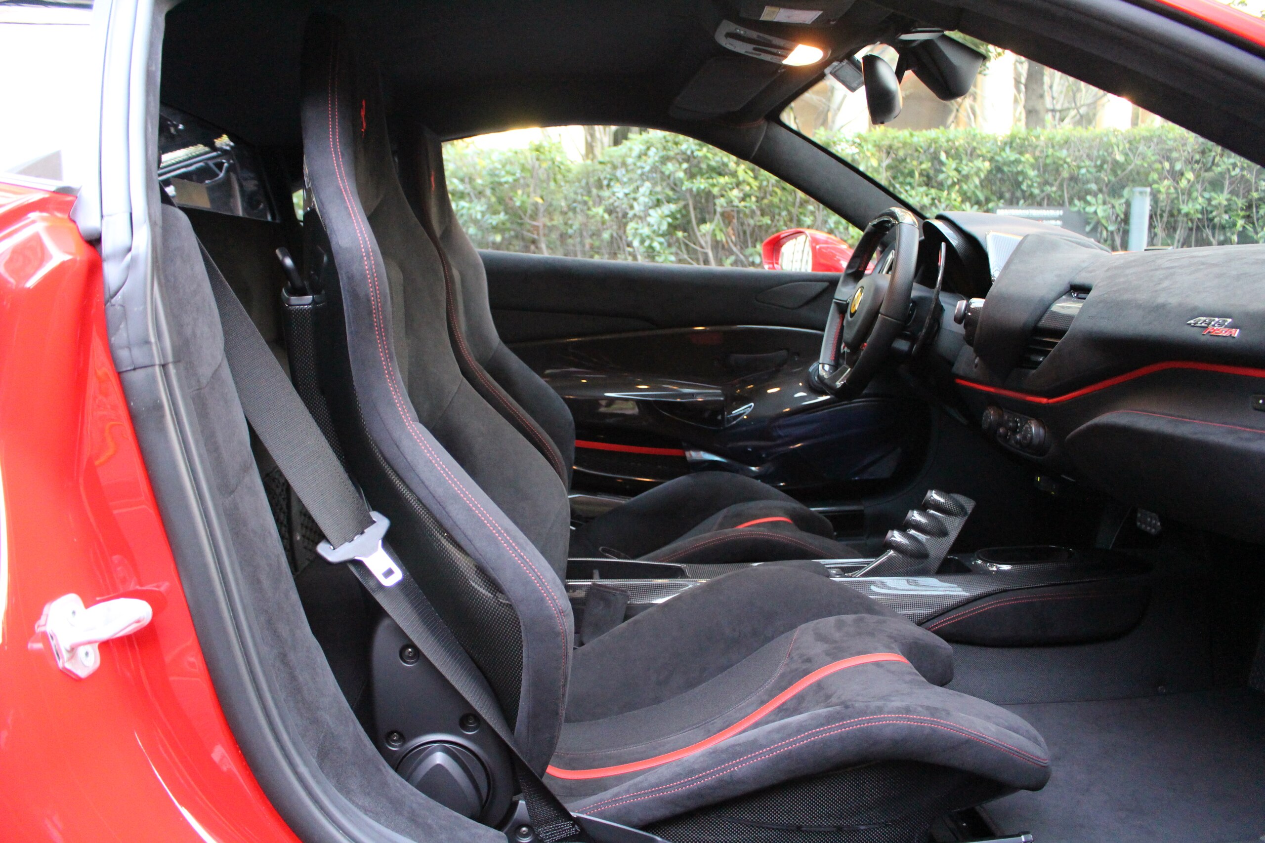 Ferrari 488 Pista (photo: 12)