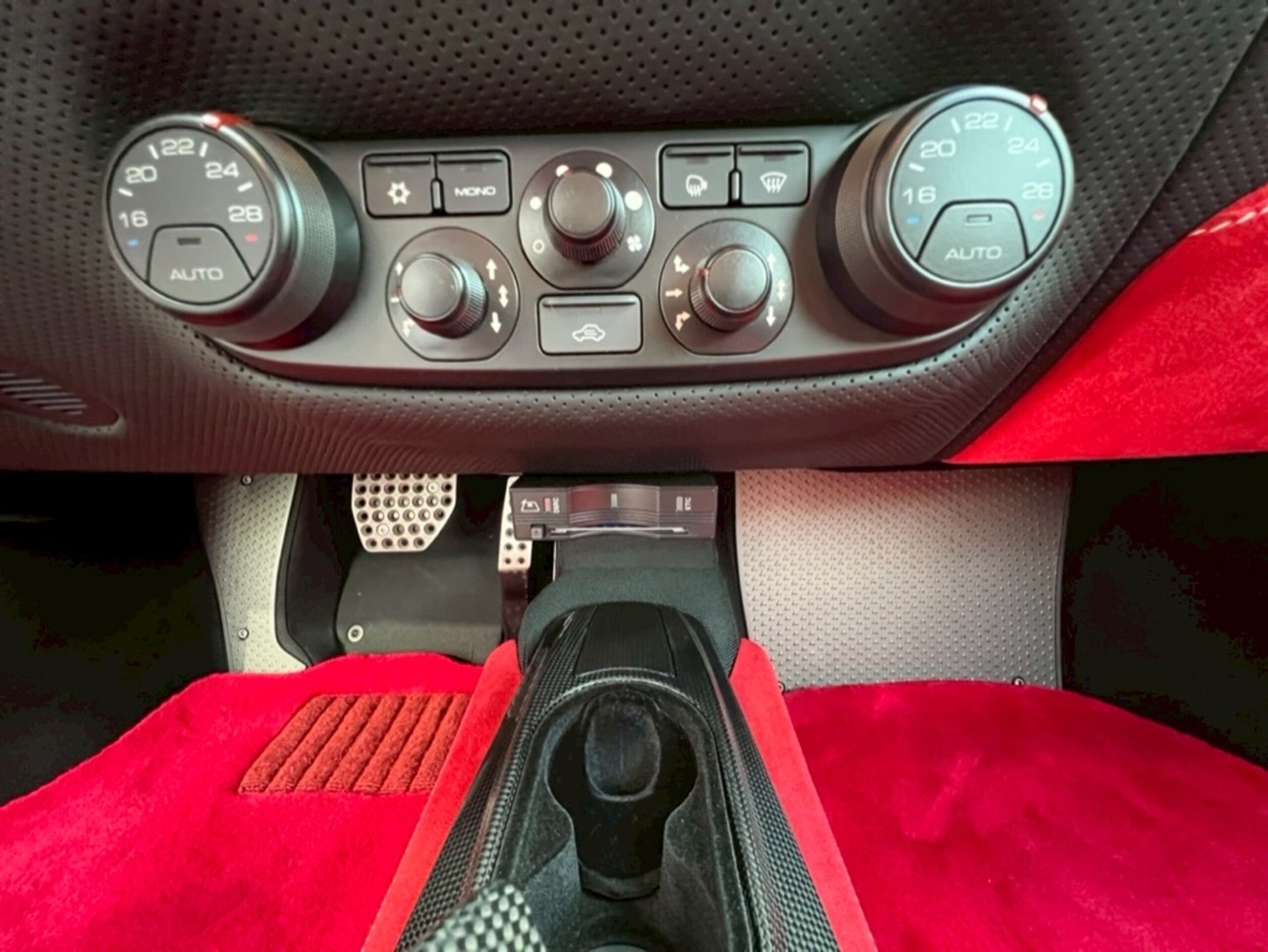 Ferrari 488 Pista (photo: 18)