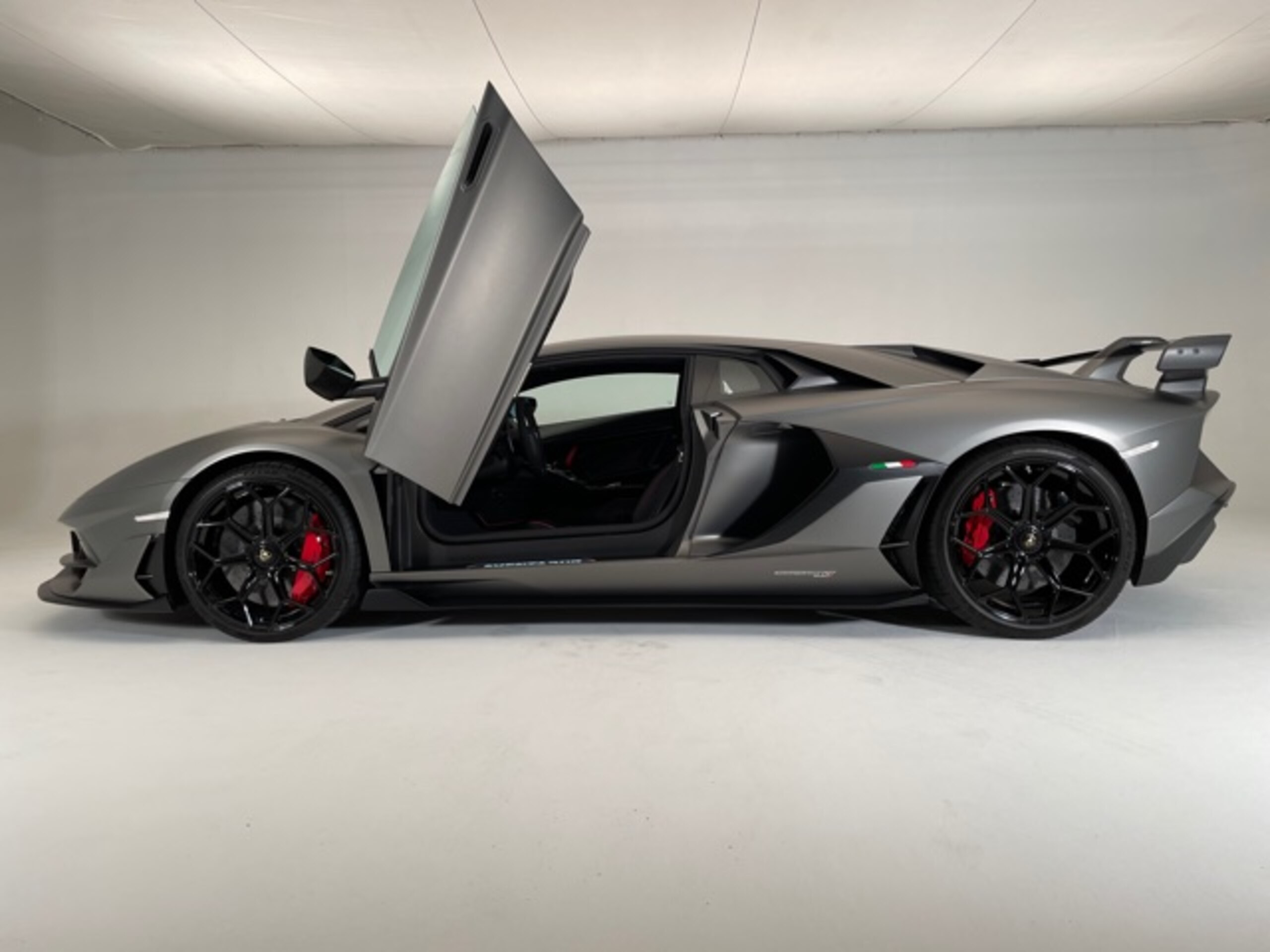 Lamborghini Aventador SVJ (photo: 3)