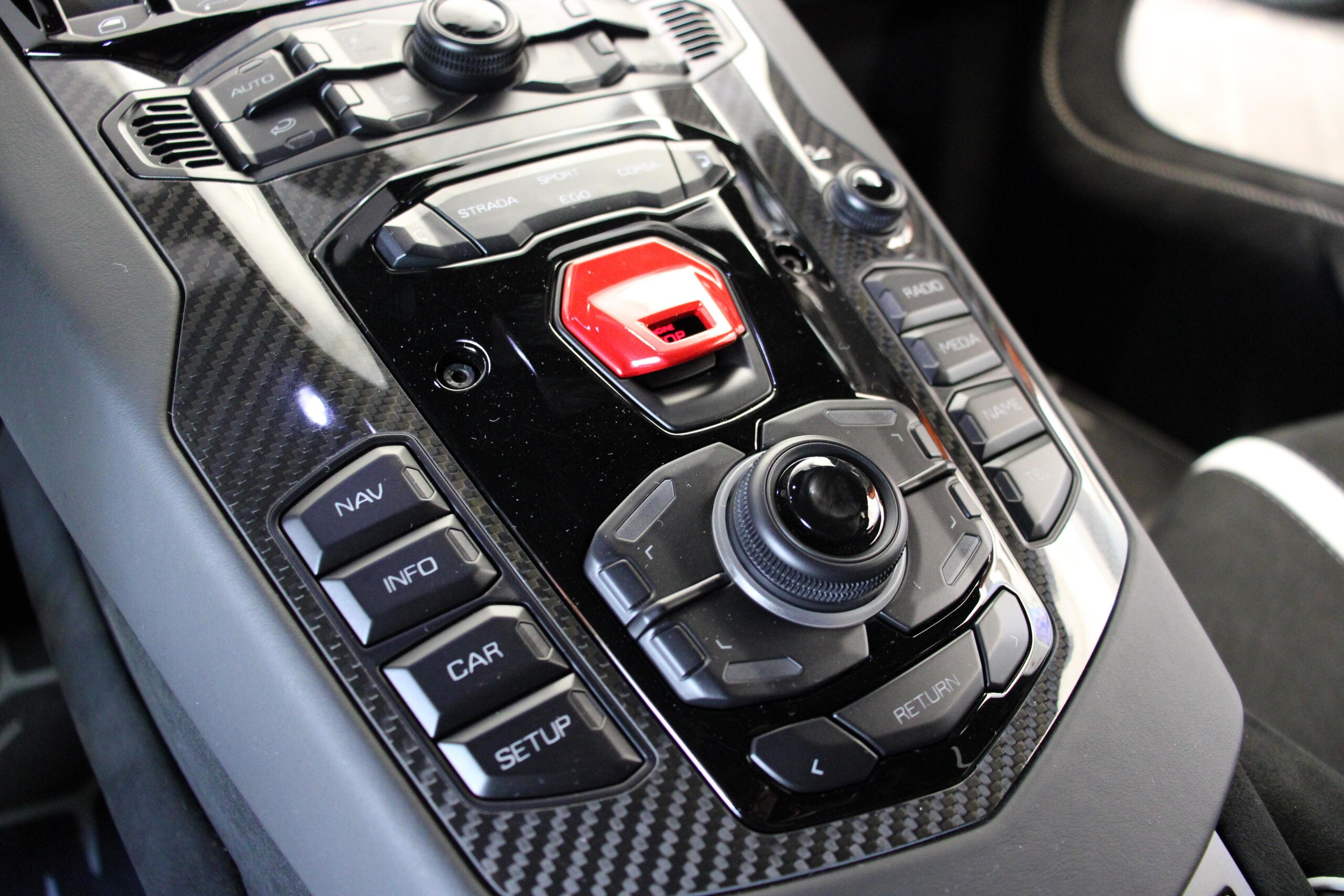 Lamborghini Aventador SVJ (photo: 14)