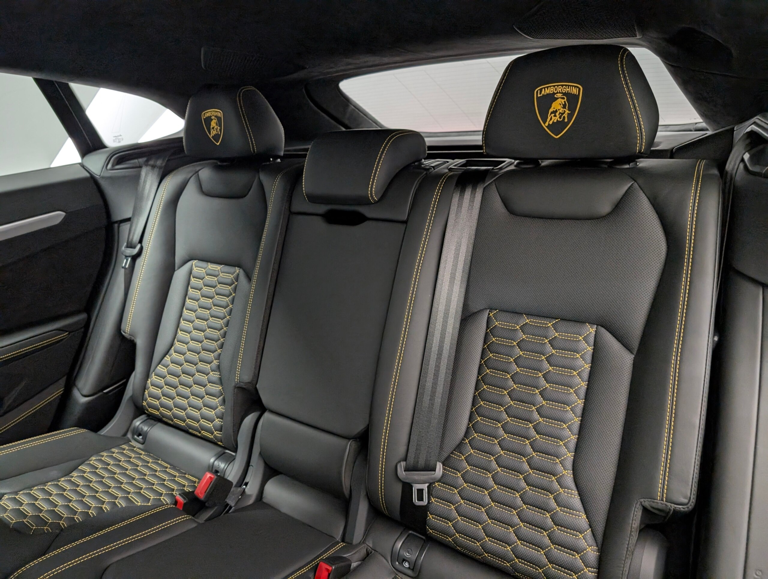 Lamborghini Urus (photo: 15)