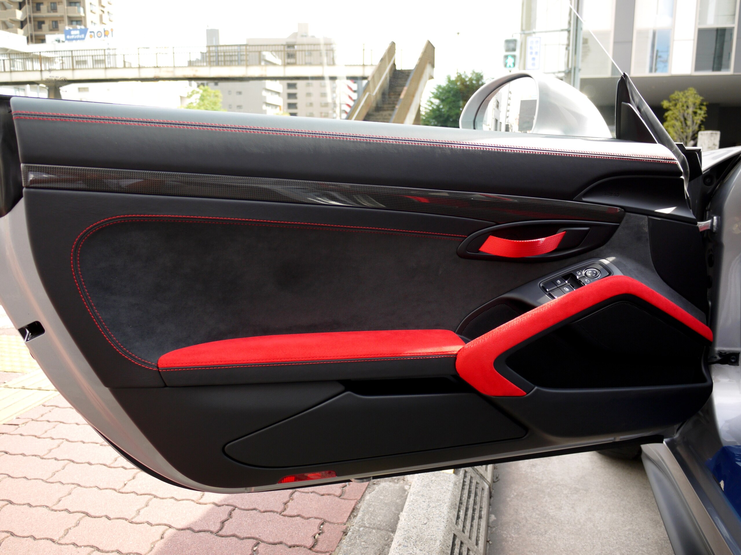 Porsche 911 GT2 RS (photo: 5)