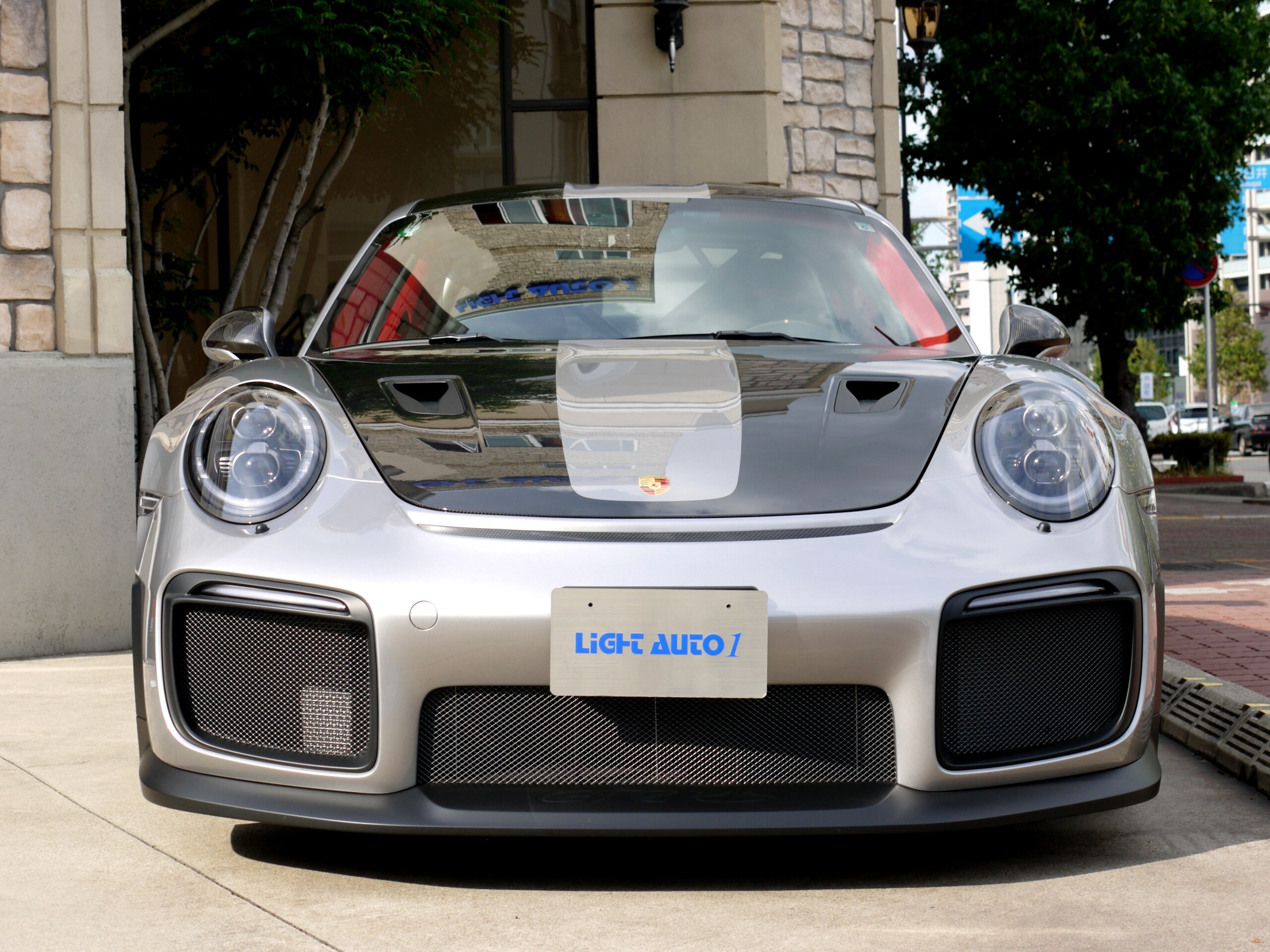 Porsche 911 GT2 RS (photo: 1)