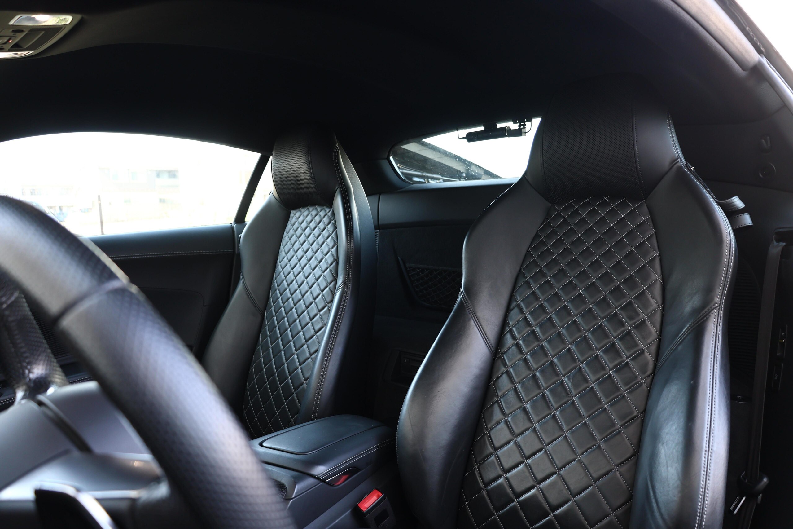 Audi R8 5.2 FSI Quattro (photo: 8)