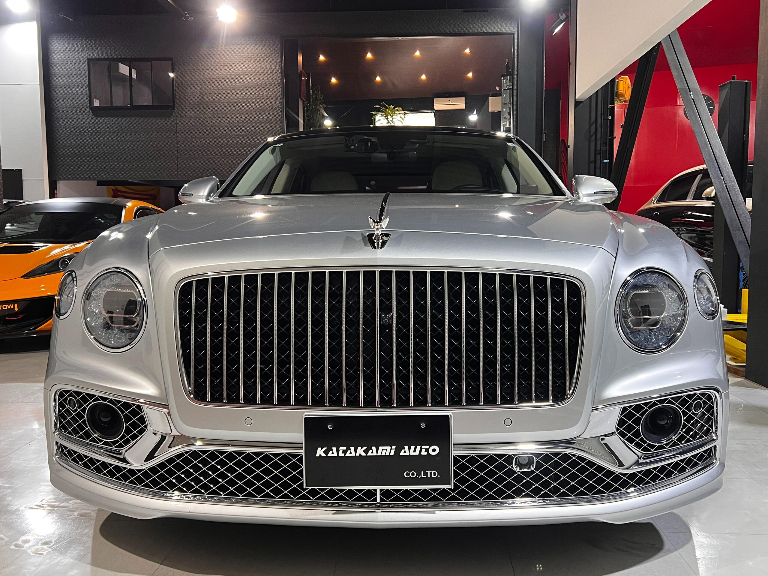 Bentley Flying Spur (photo: 1)
