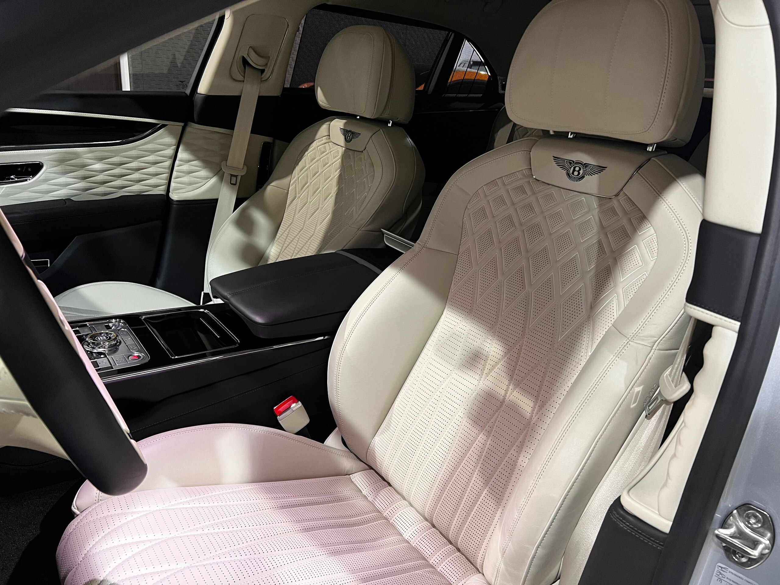 Bentley Flying Spur (photo: 7)