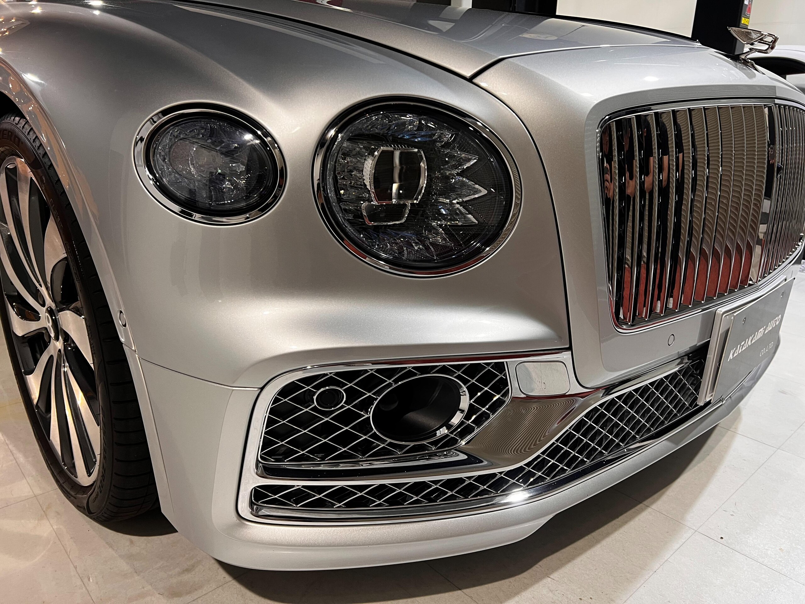 Bentley Flying Spur (photo: 19)