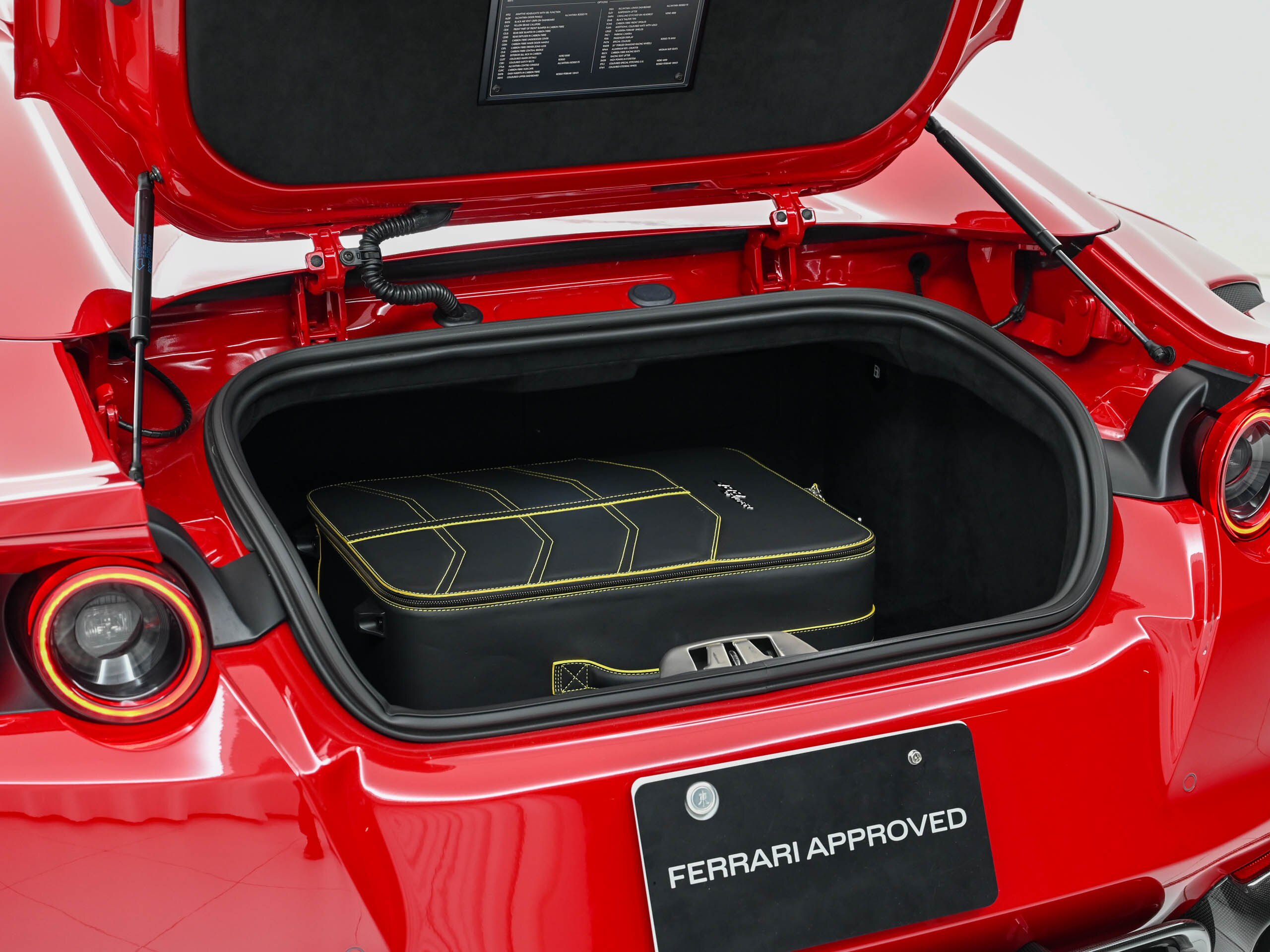 Ferrari 812GTS (photo: 15)