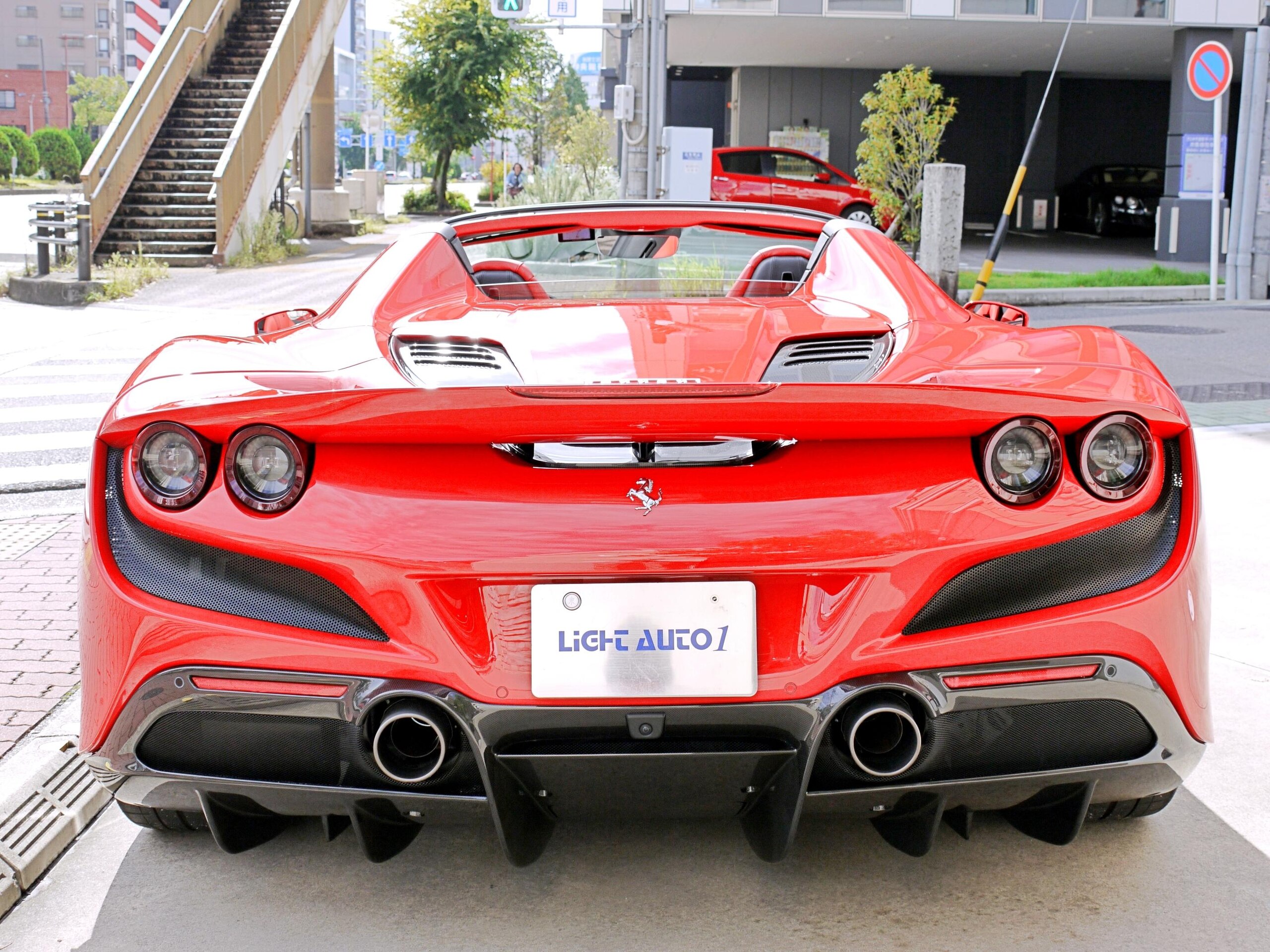 Ferrari F8 Spider (photo: 2)