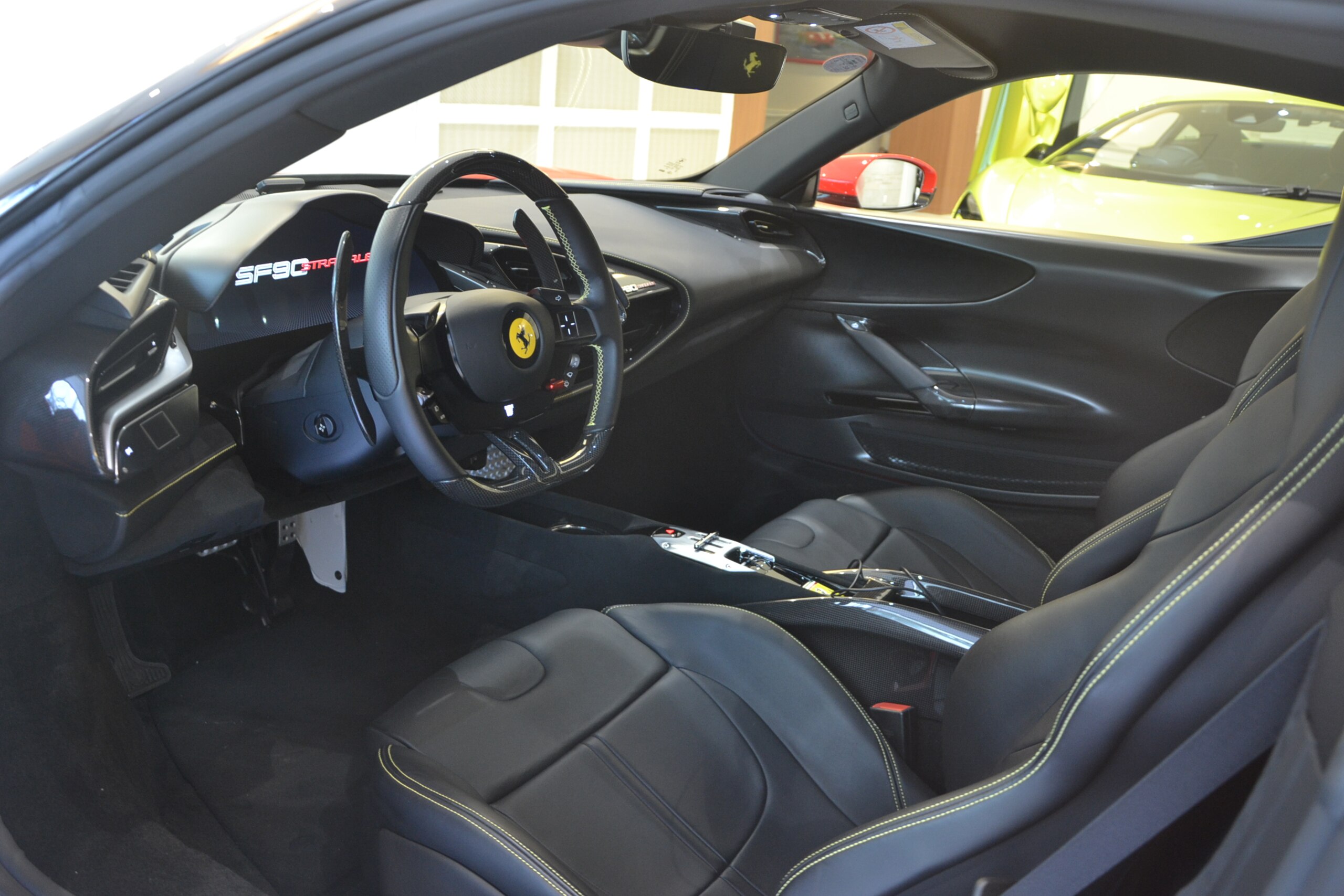 Ferrari SF90 Stradale (photo: 9)