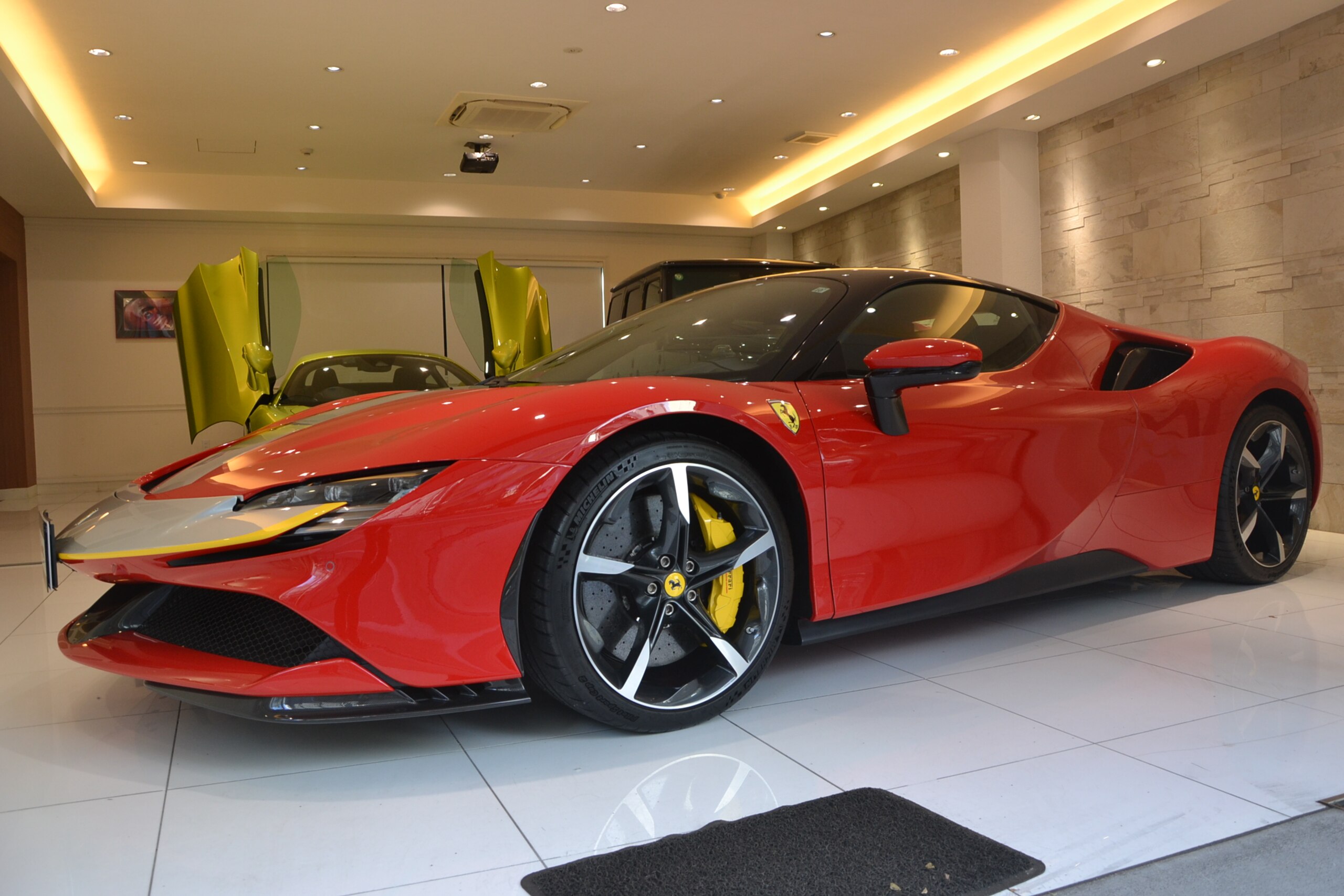 Ferrari SF90 Stradale (photo: 2)