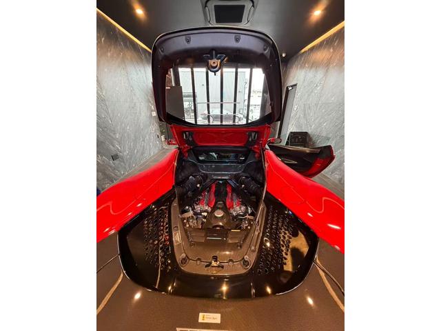 Ferrari SF90 Stradale (photo: 15)