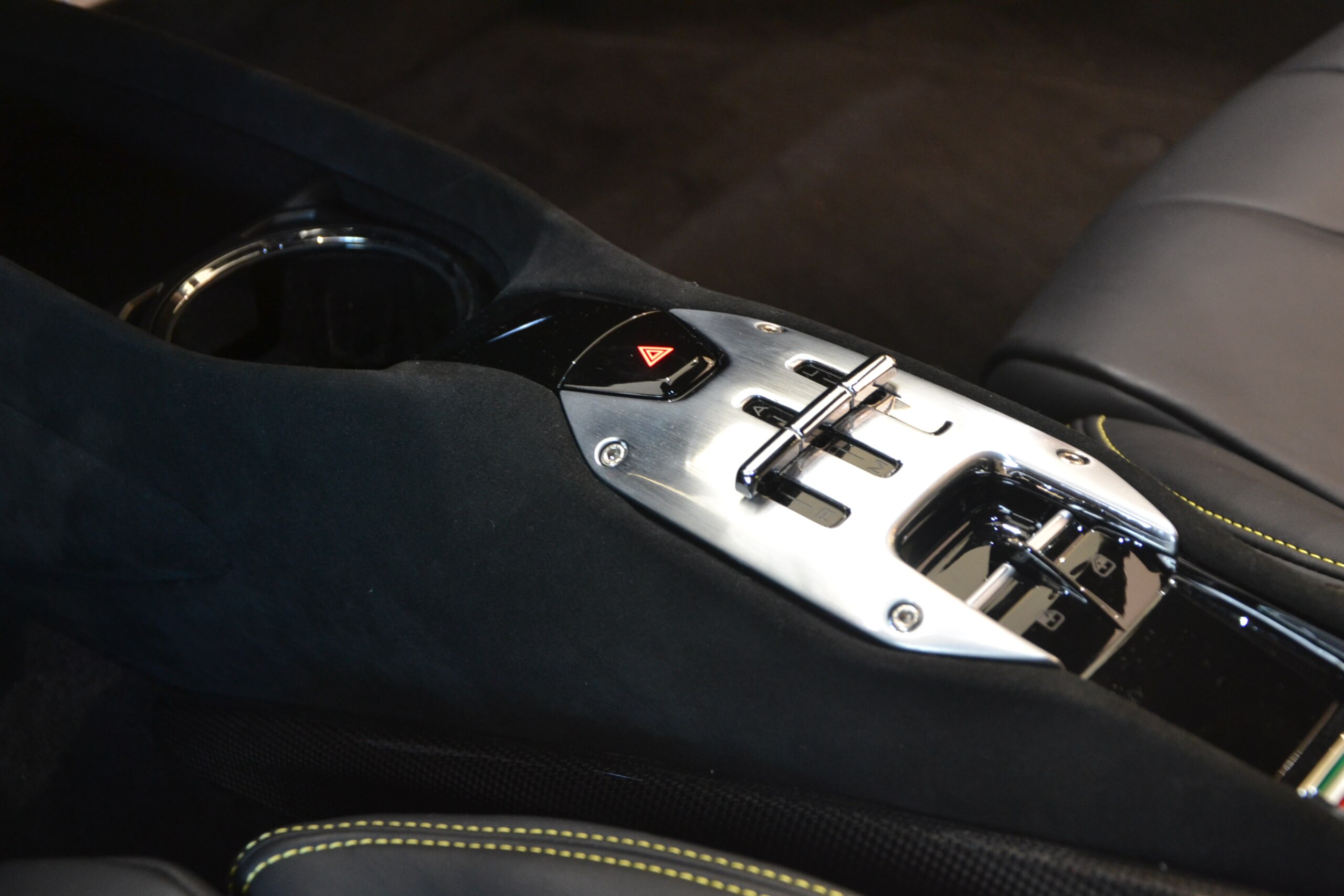 Ferrari SF90 Stradale (photo: 13)