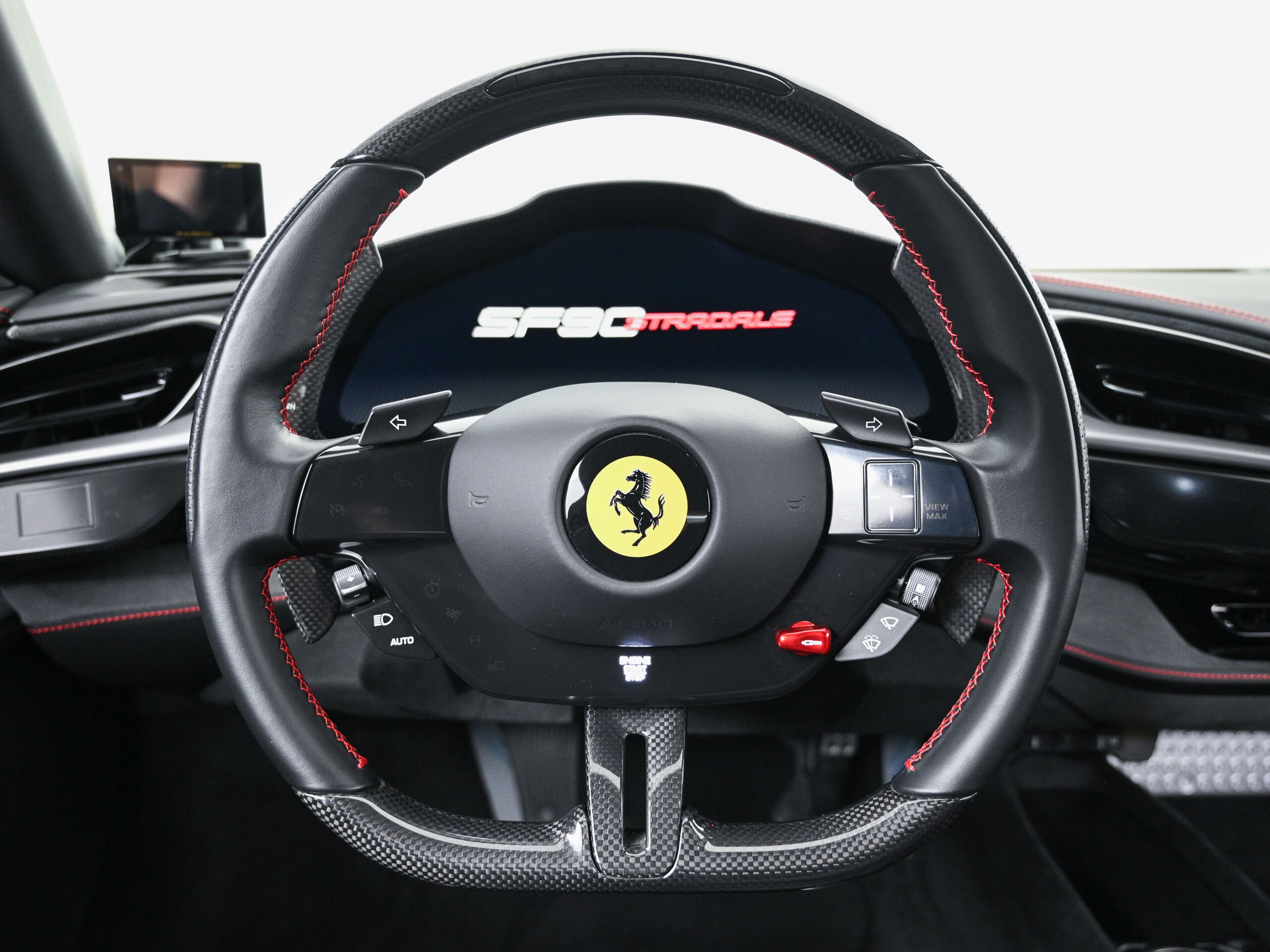 Ferrari SF90 Stradale (photo: 10)