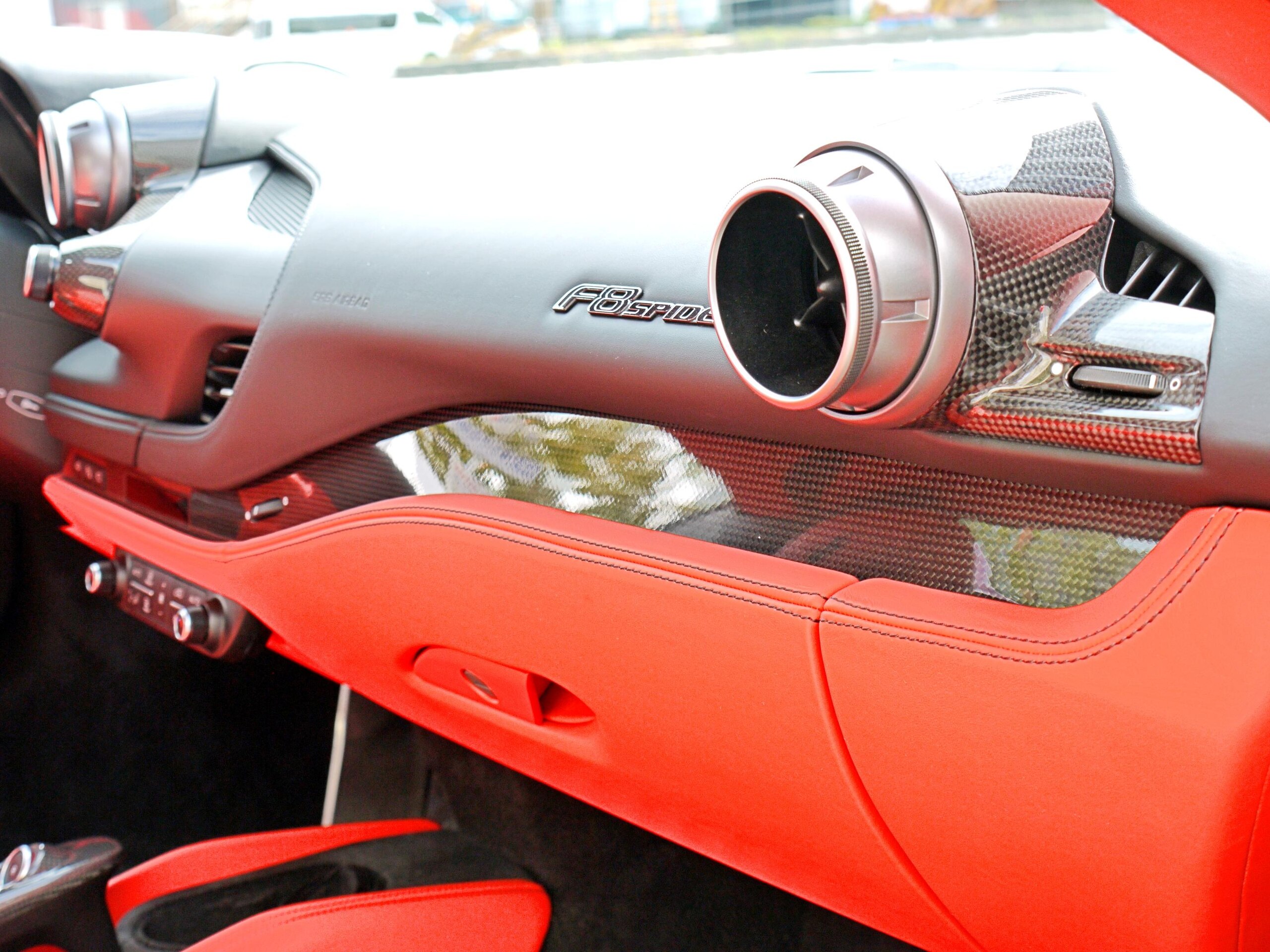 Ferrari F8 Spider (photo: 11)