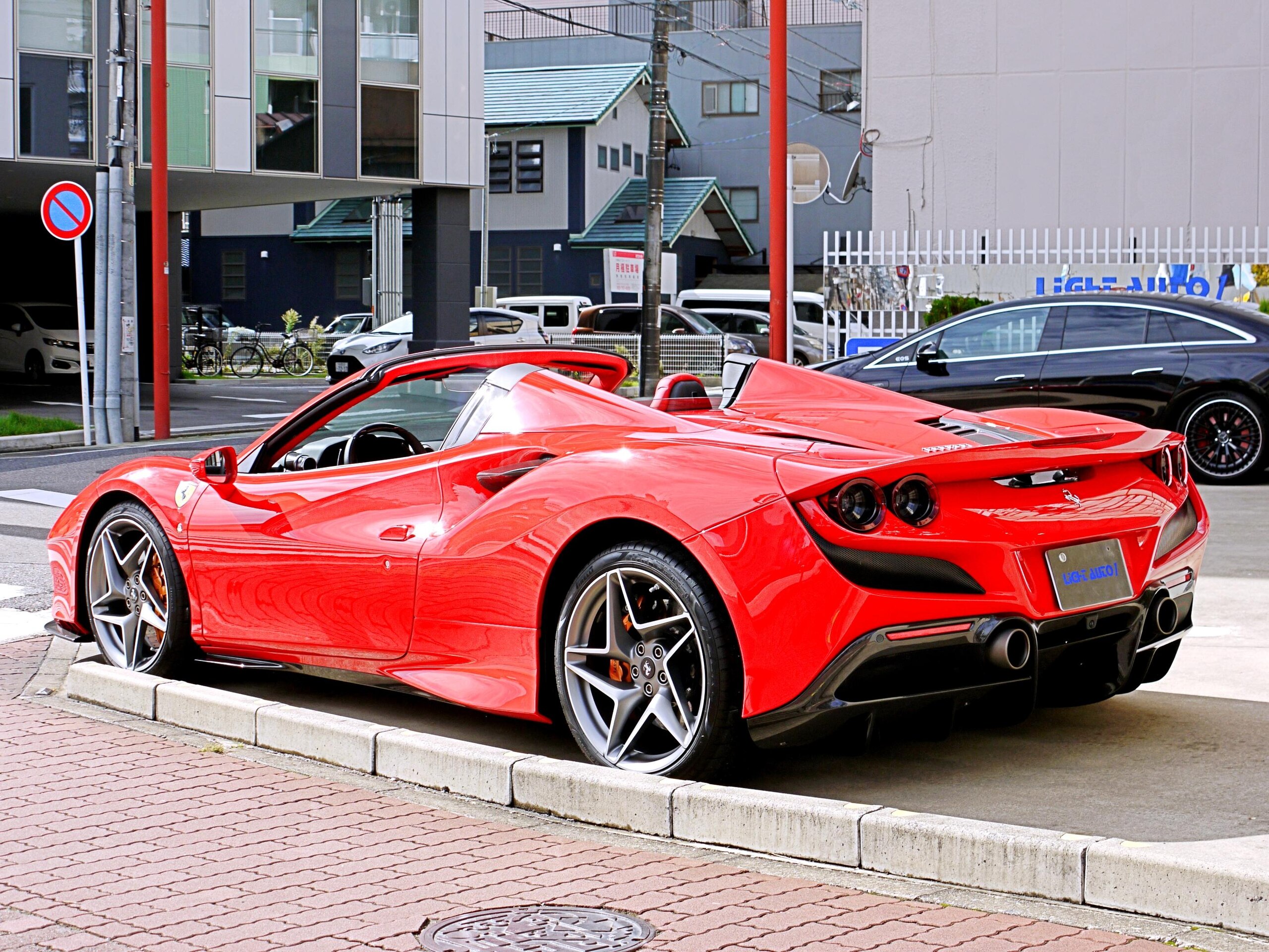 Ferrari F8 Spider (photo: 3)