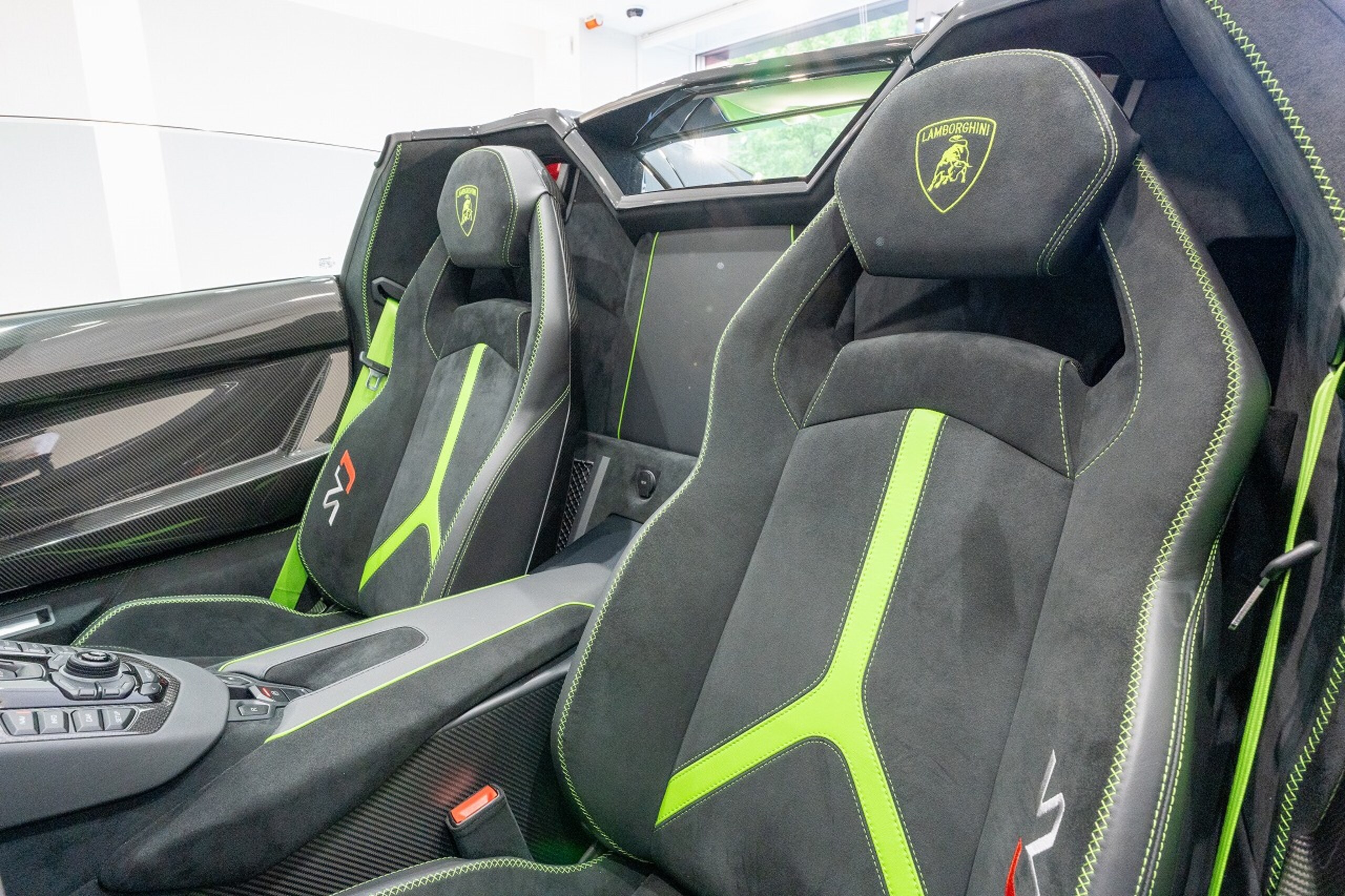 Lamborghini Aventador SVJ Roadster (photo: 8)