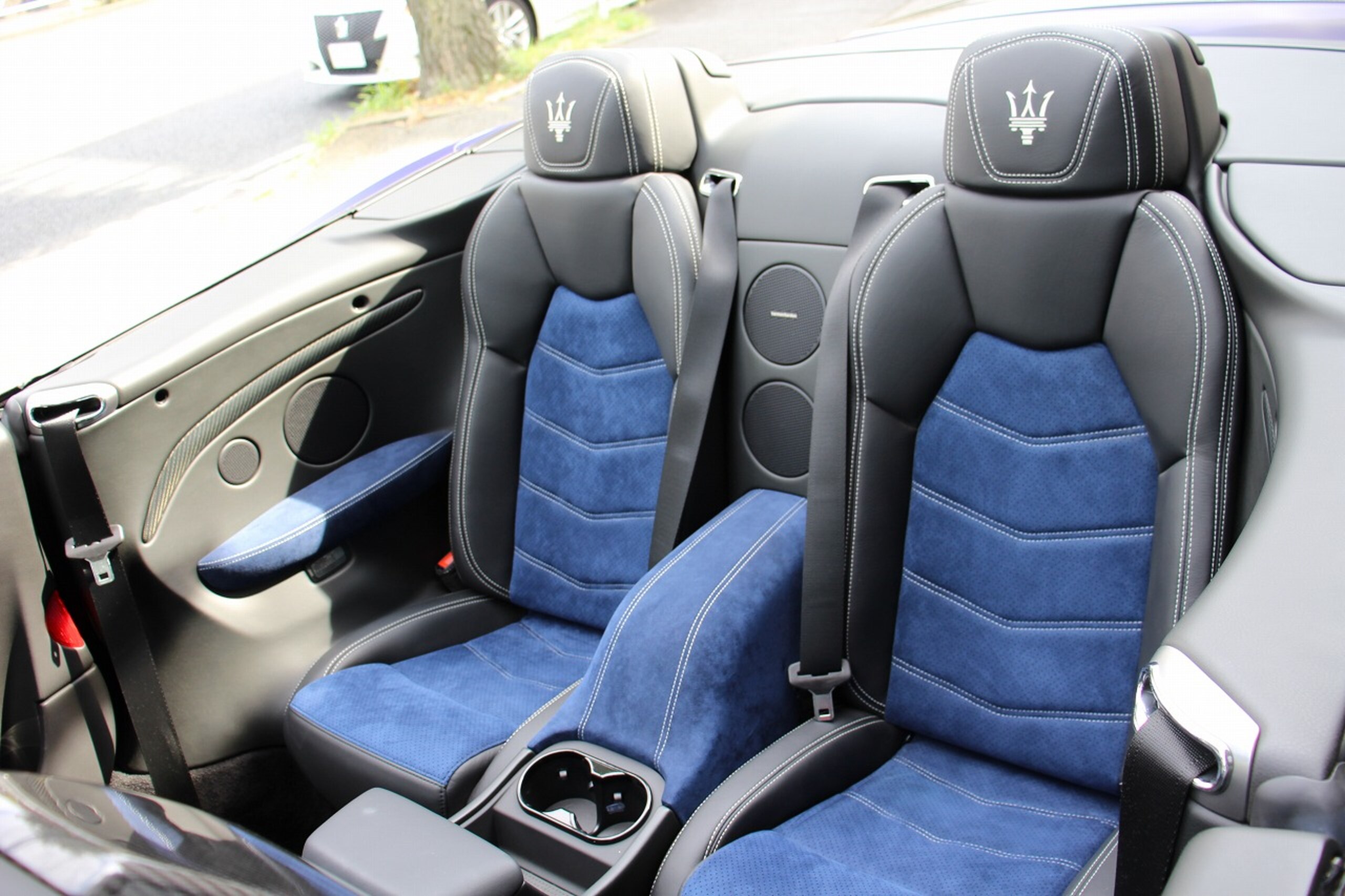 Maserati GranCabrio MC (photo: 21)