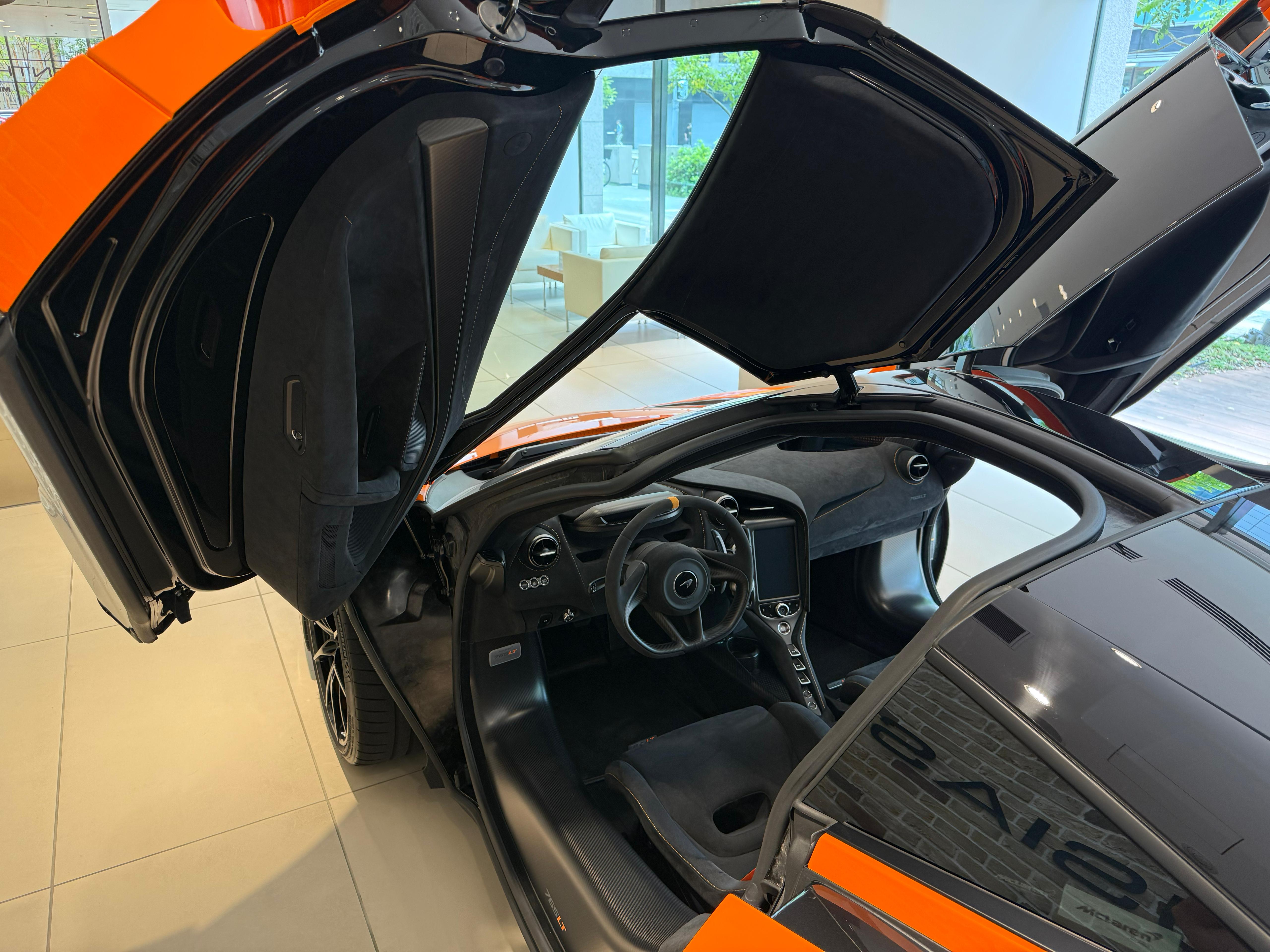 McLaren 765LT (photo: 5)