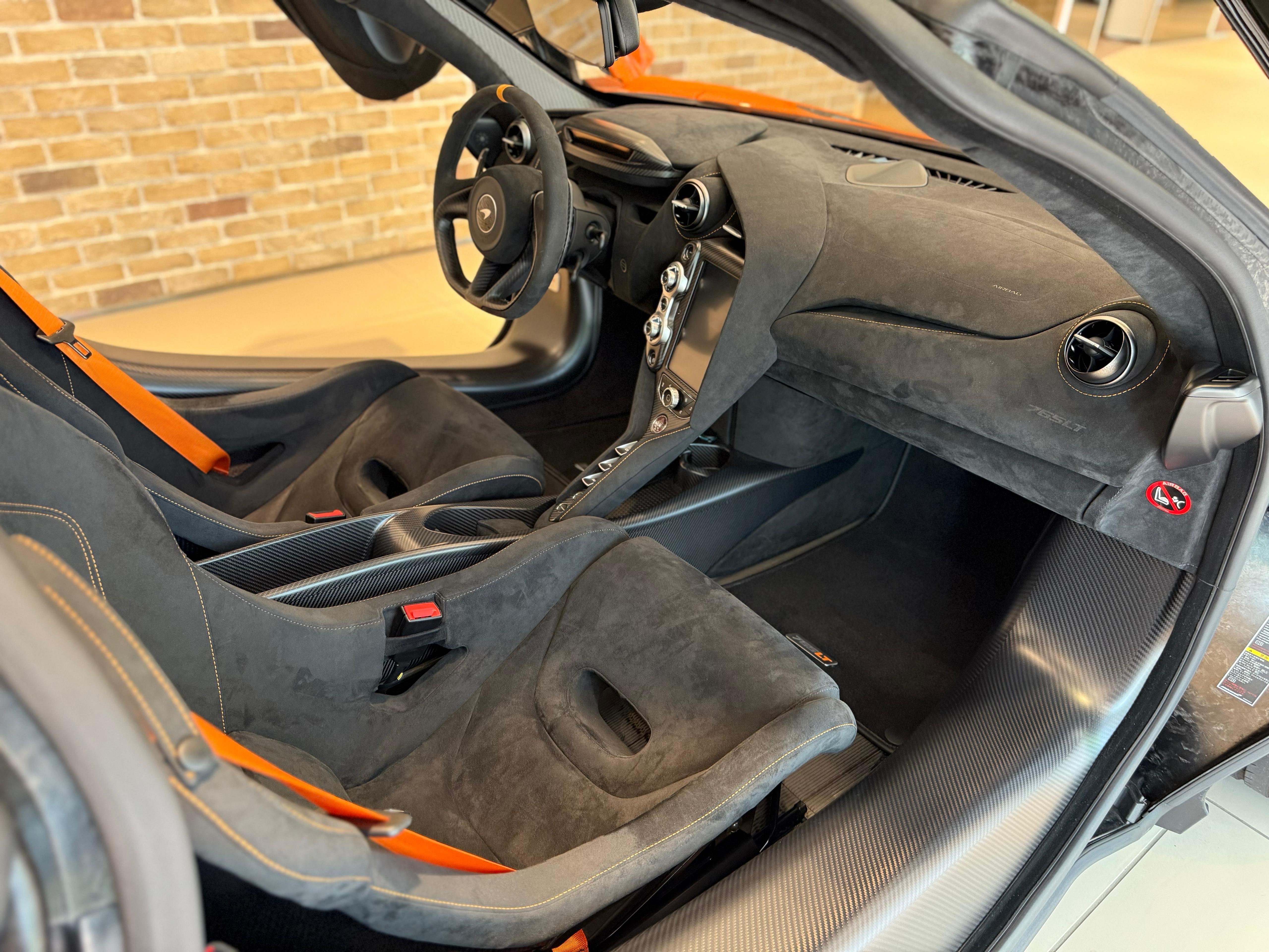 McLaren 765LT (photo: 9)