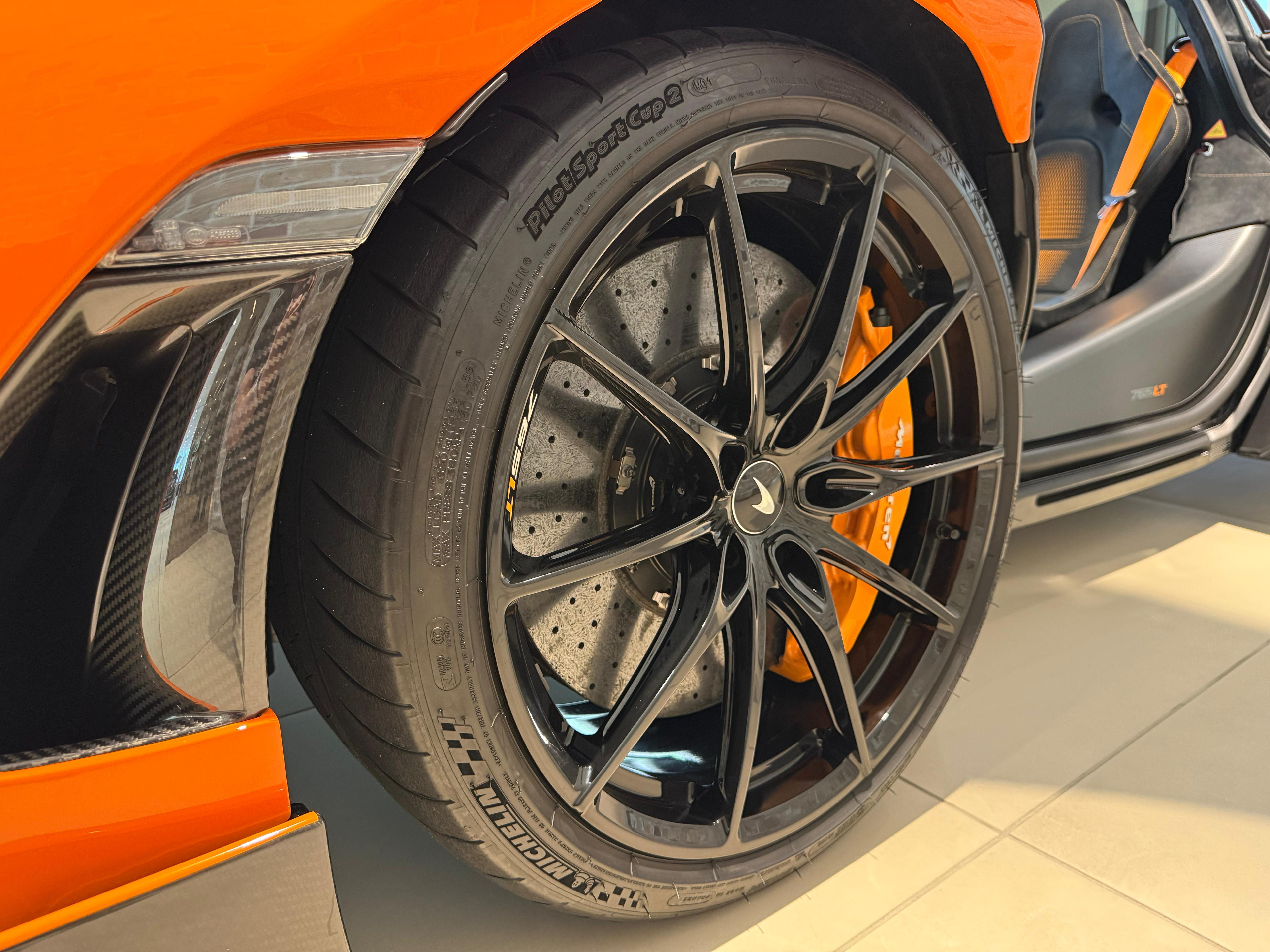 McLaren 765LT (photo: 10)
