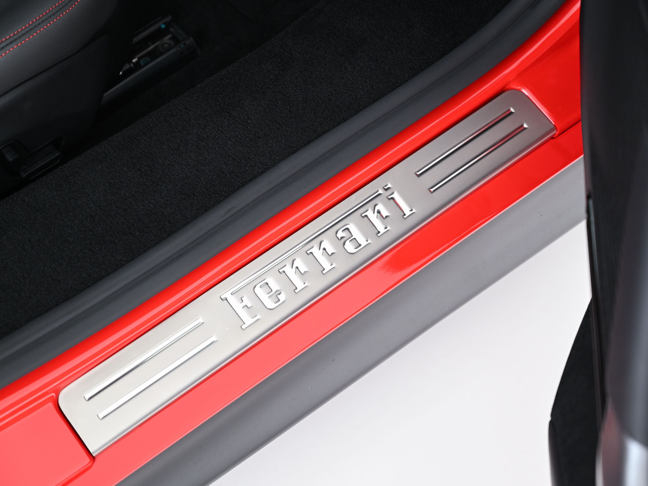 Ferrari SF90 Stradale (photo: 15)