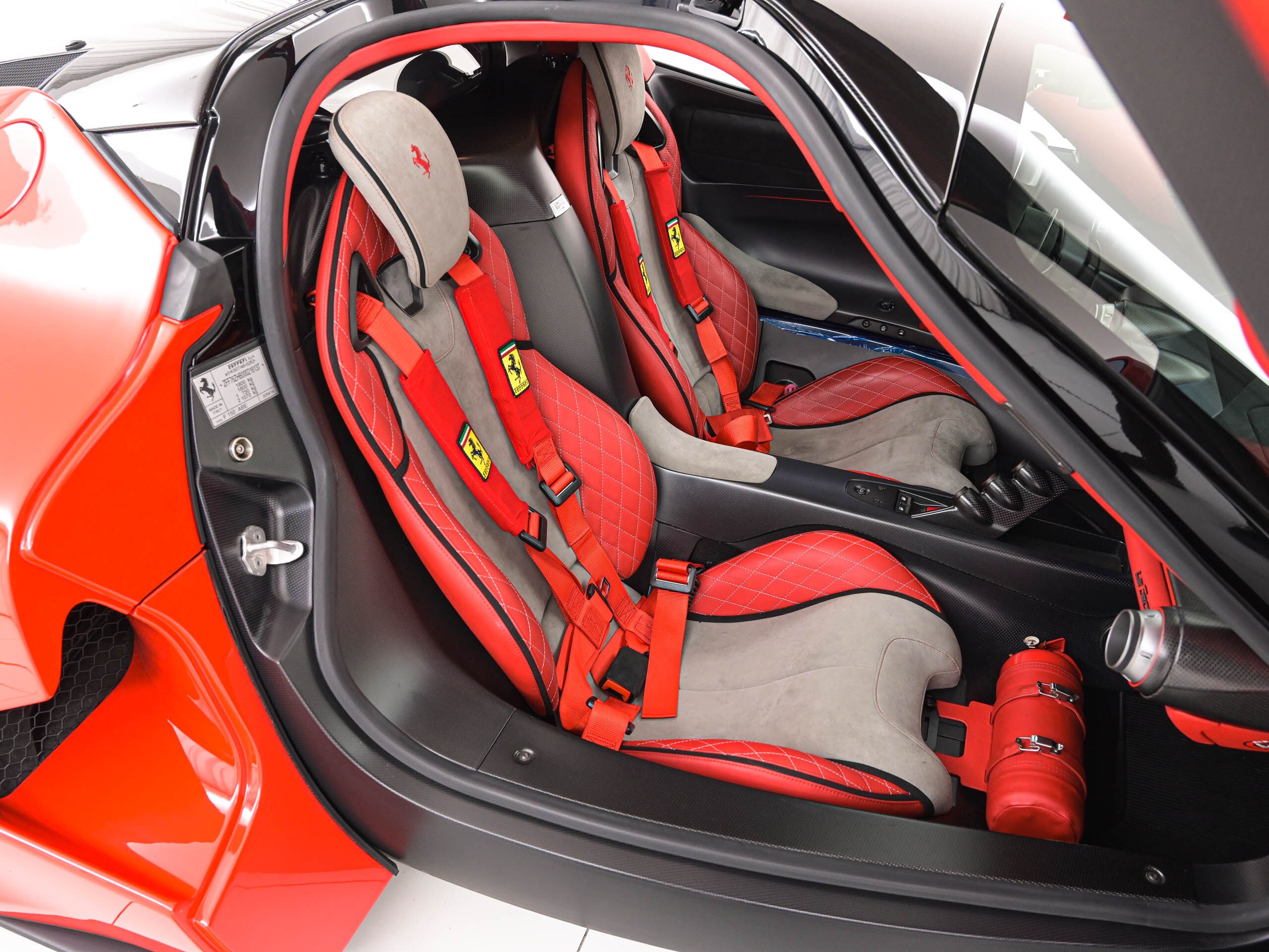 Ferrari LaFerrari (photo: 11)