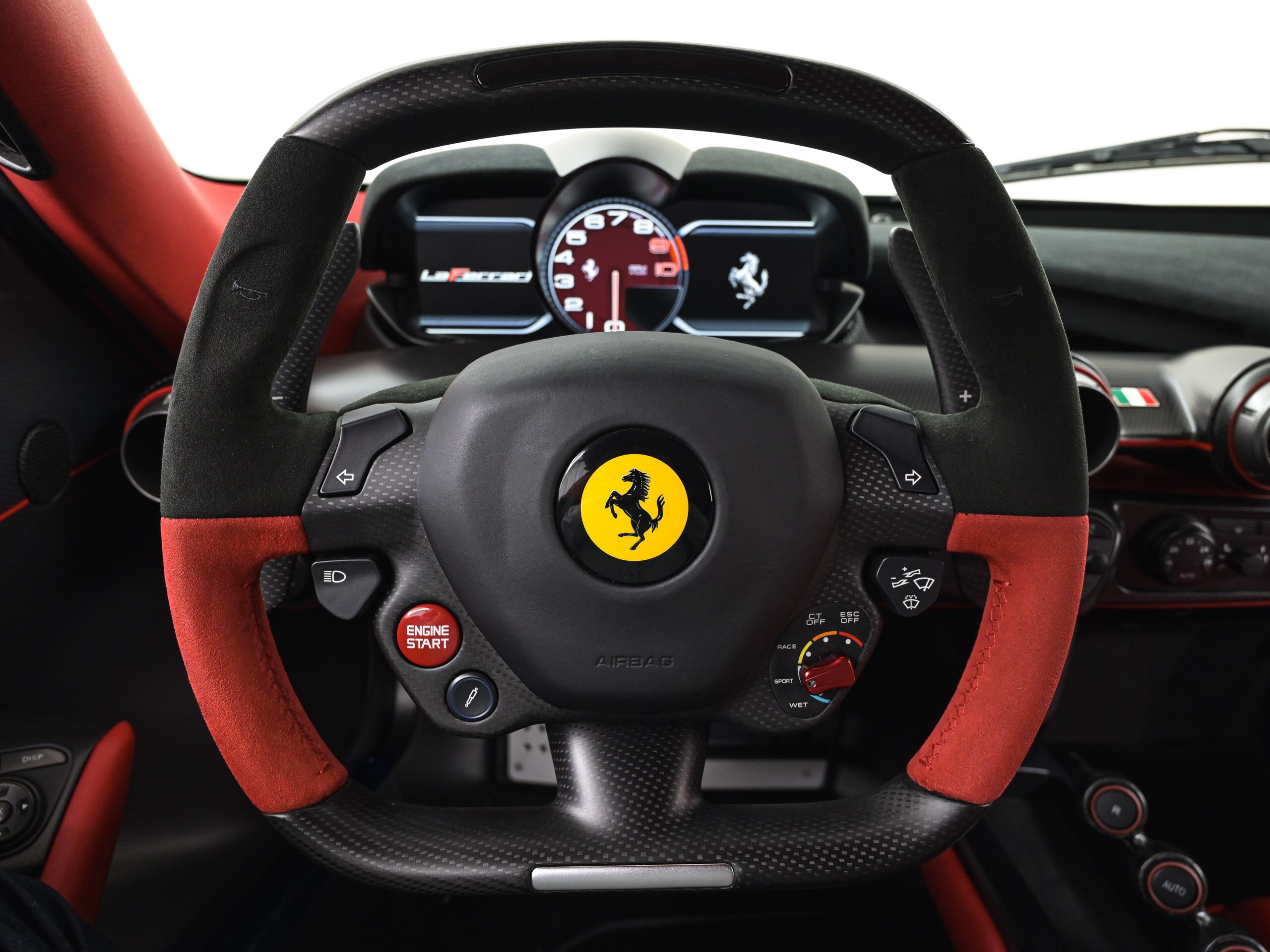 Ferrari LaFerrari (photo: 7)