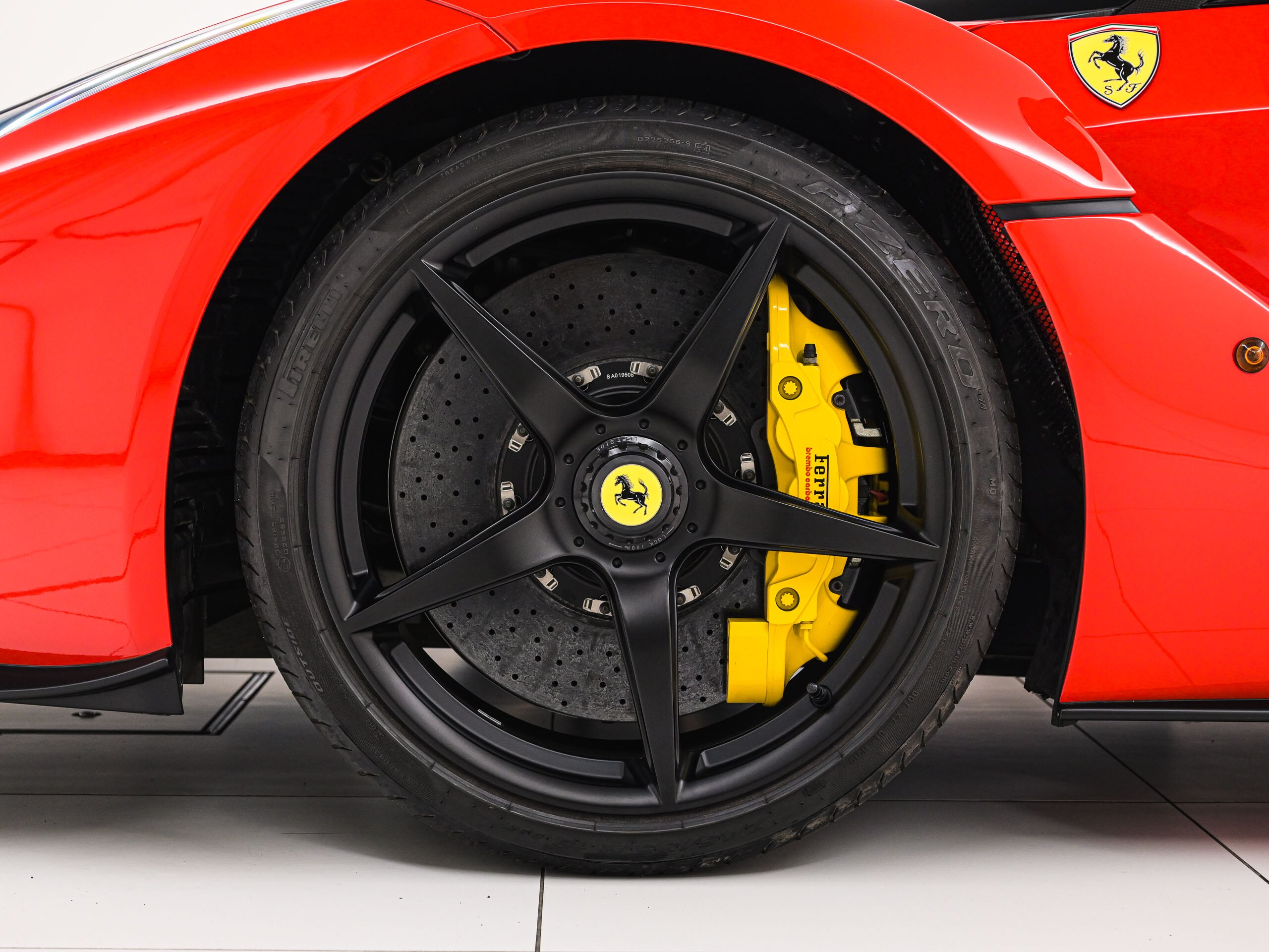 Ferrari LaFerrari (photo: 12)