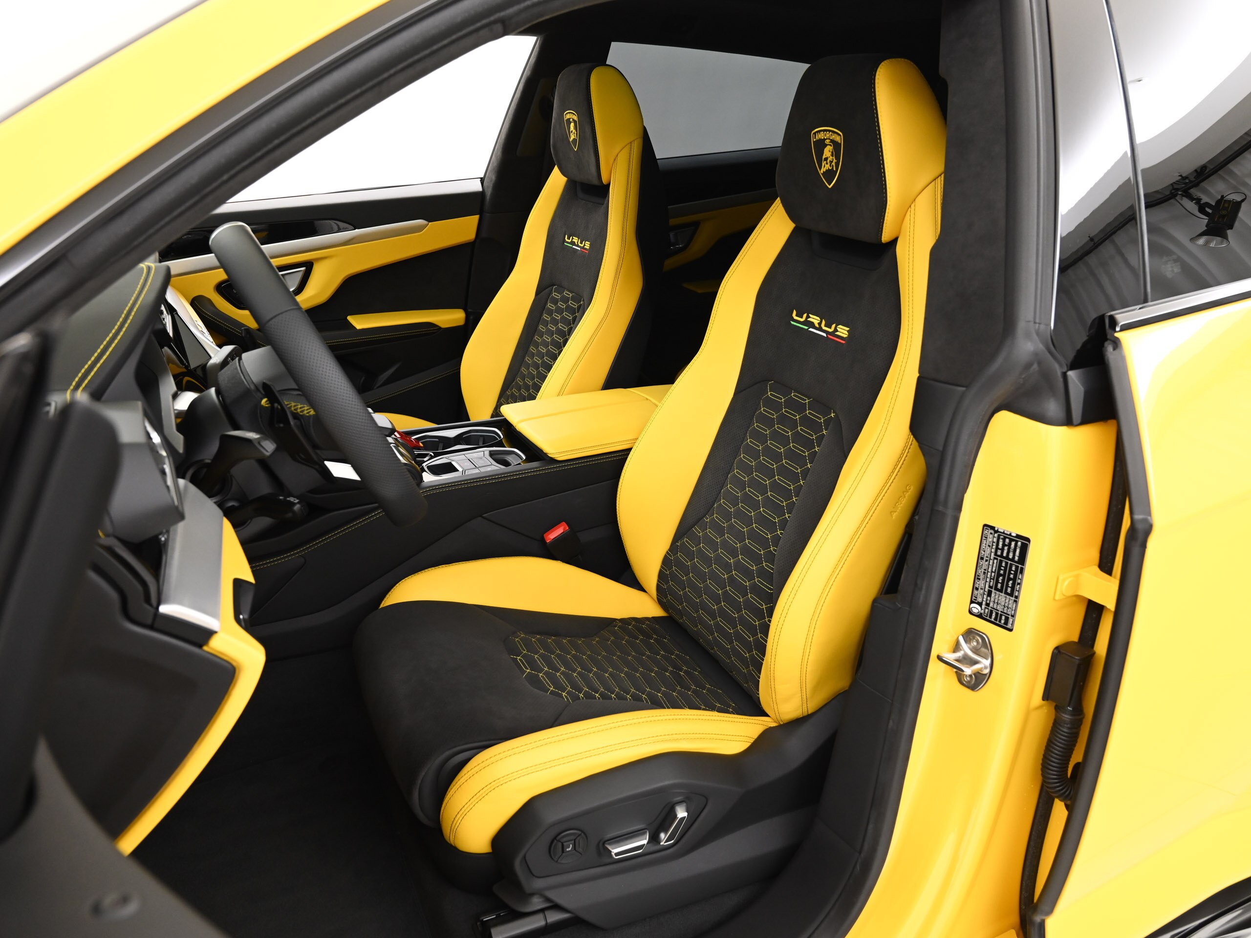 Lamborghini Urus (photo: 8)