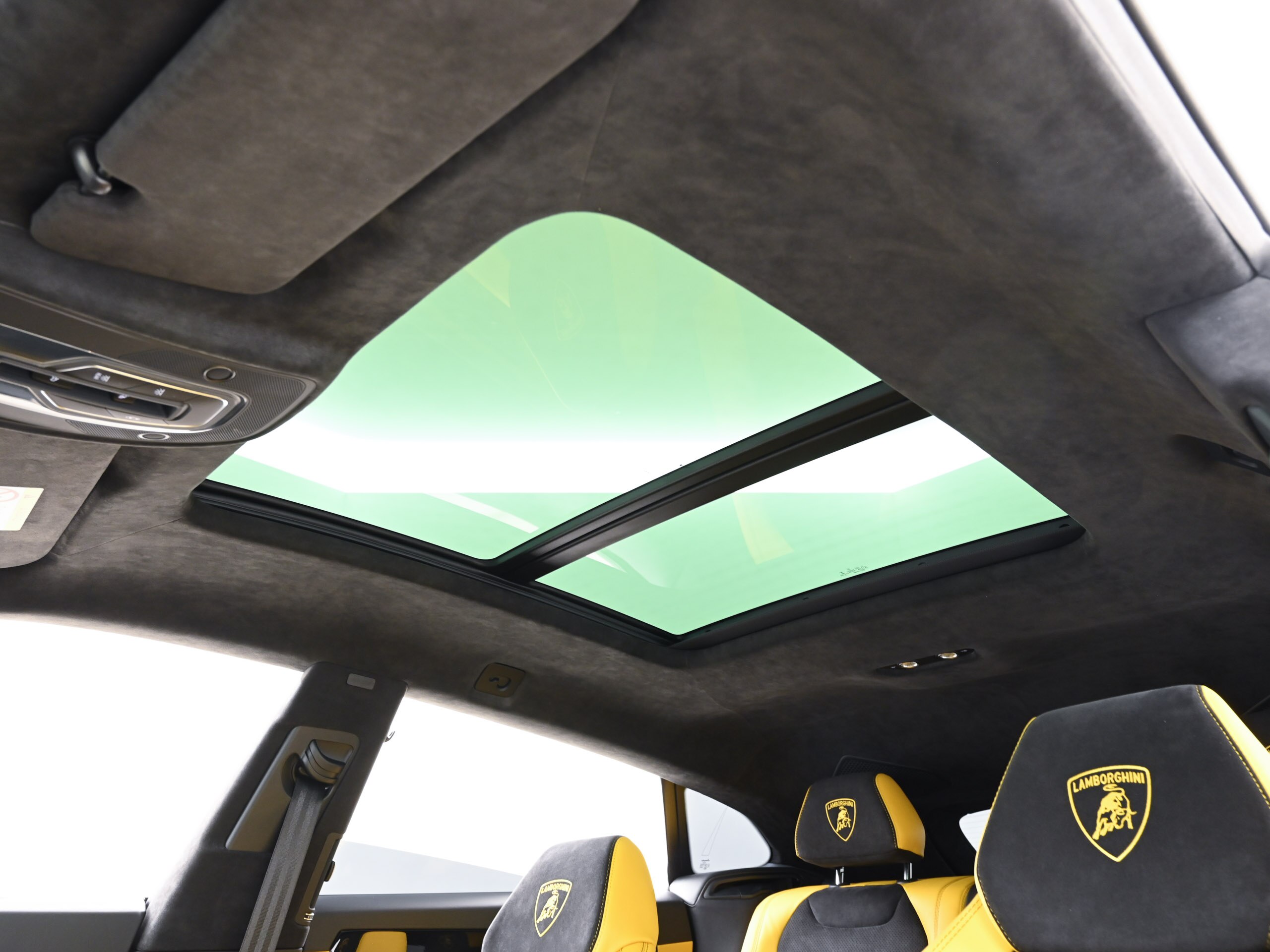 Lamborghini Urus (photo: 15)