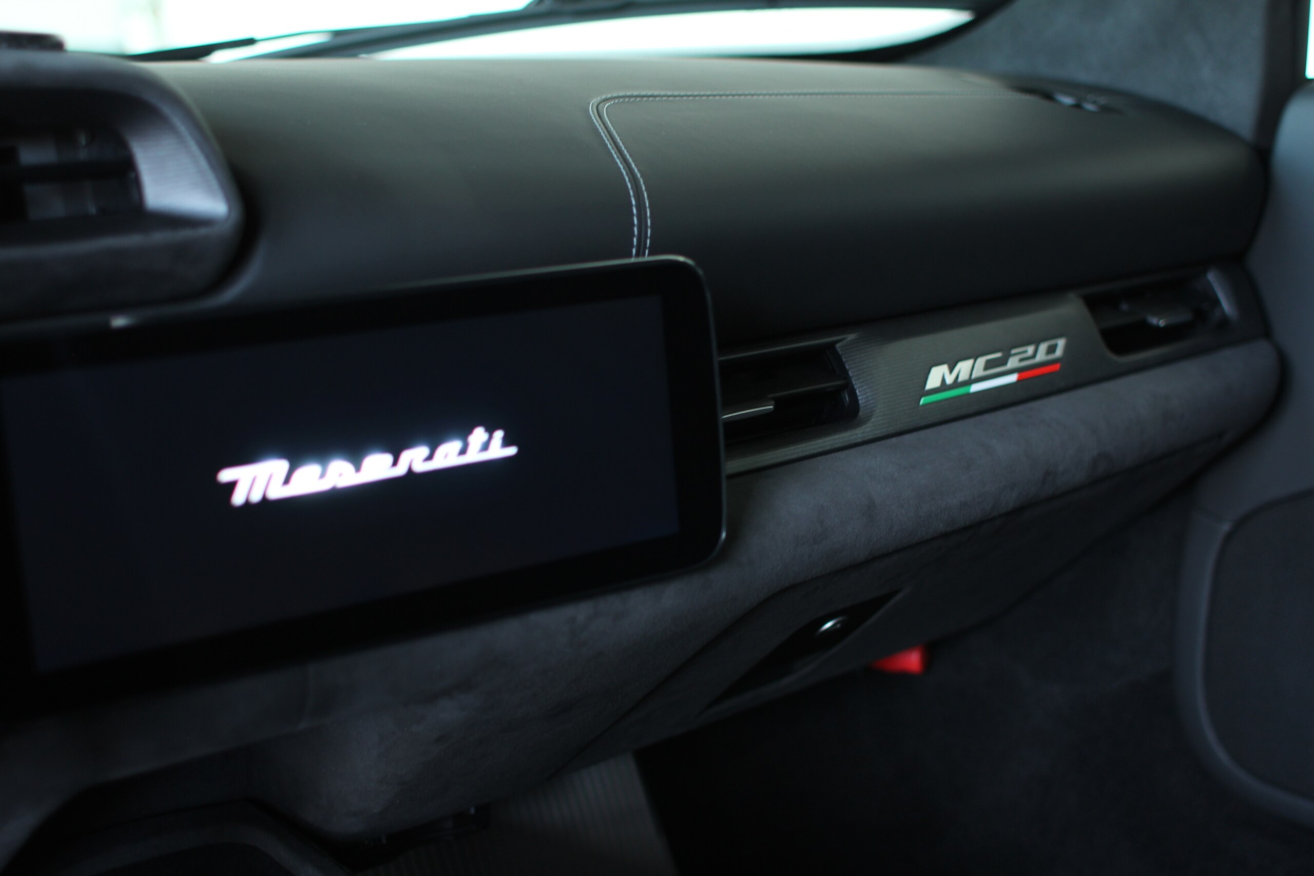 Maserati MC20 (photo: 12)