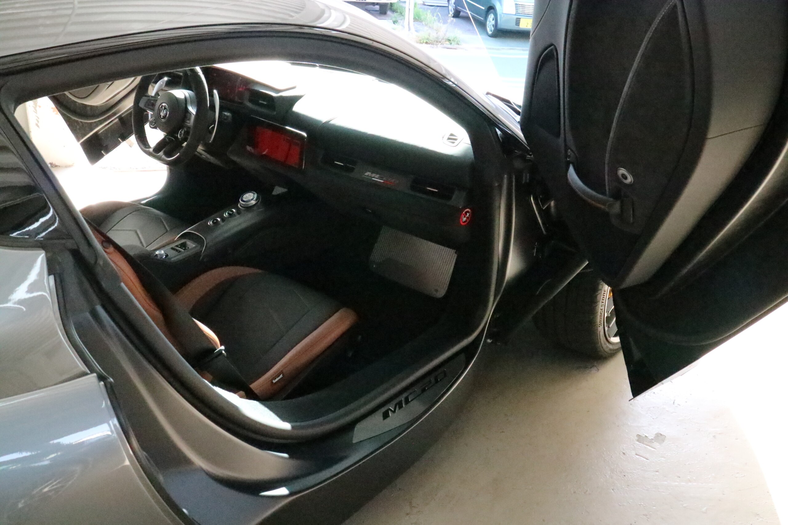 Maserati MC20 (photo: 14)
