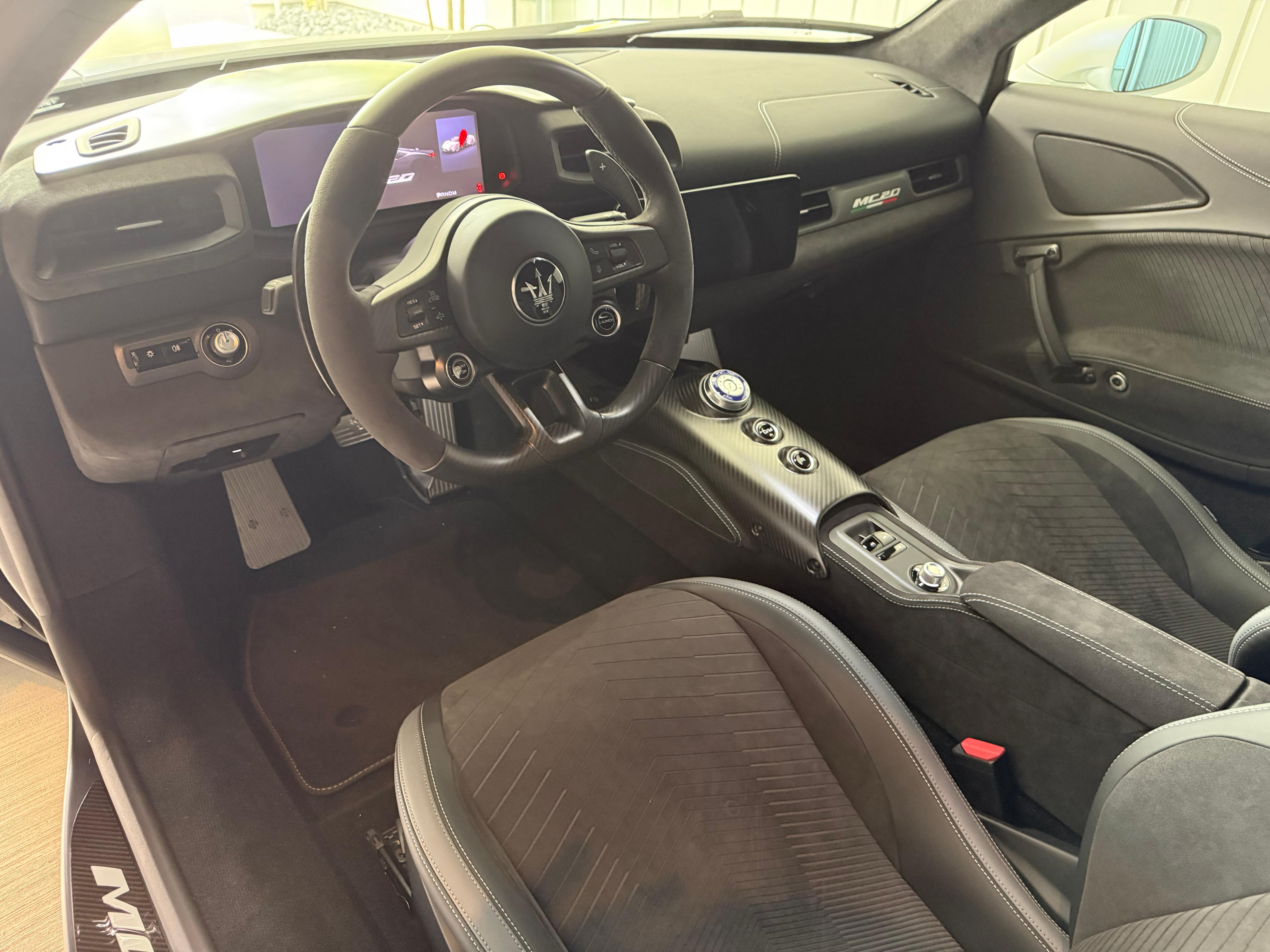 Maserati MC20 (photo: 13)
