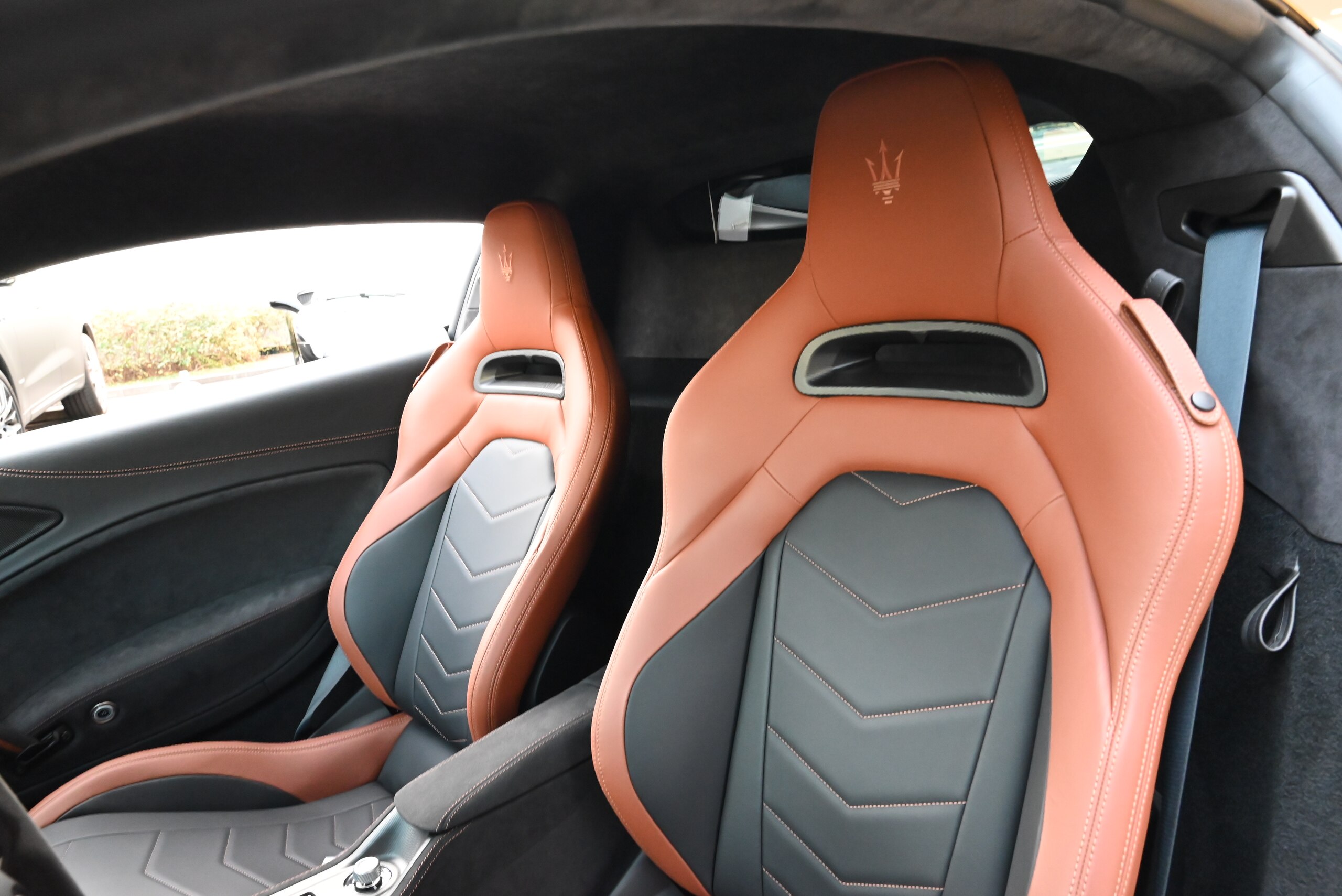 Maserati MC20 (photo: 8)