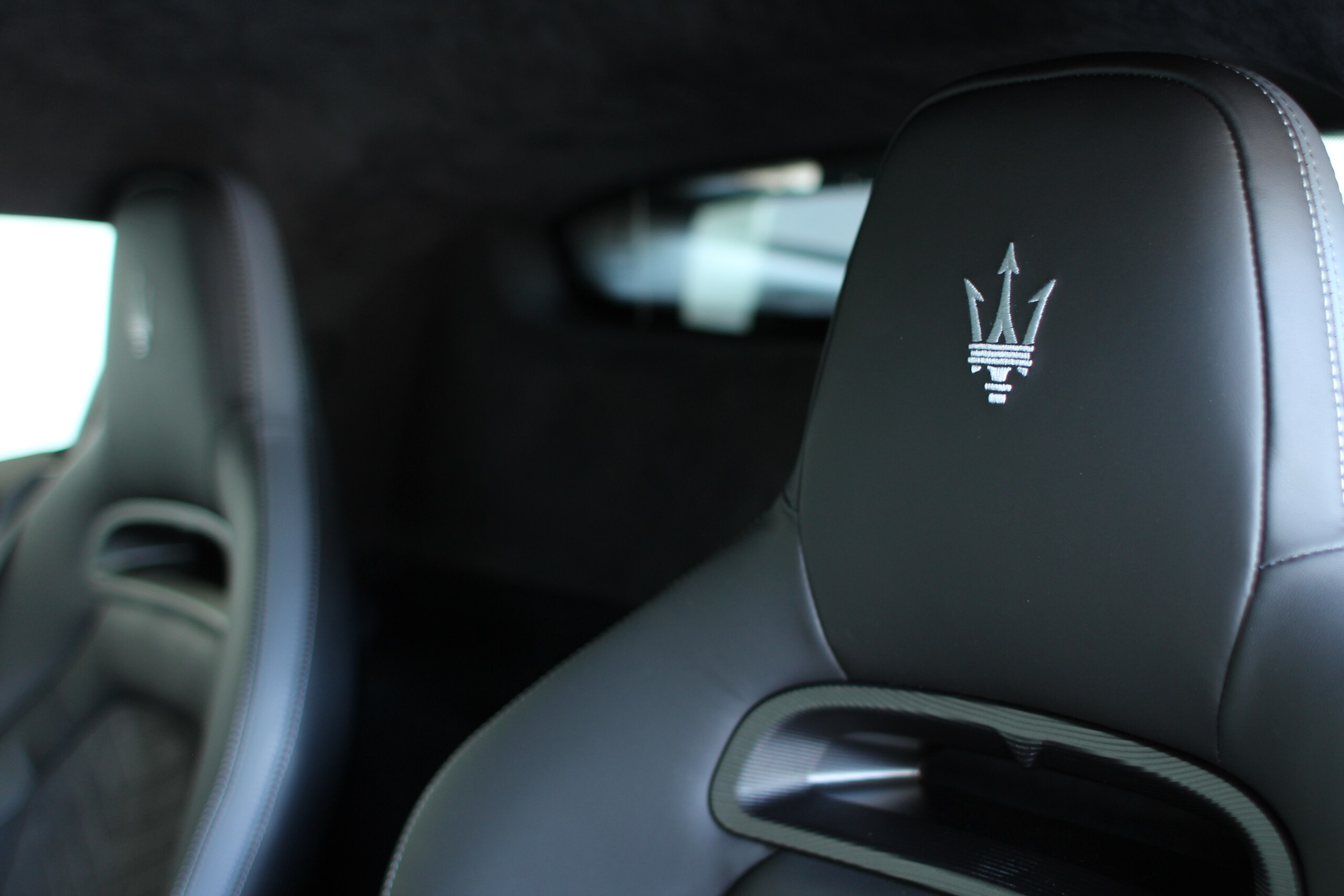 Maserati MC20 (photo: 10)