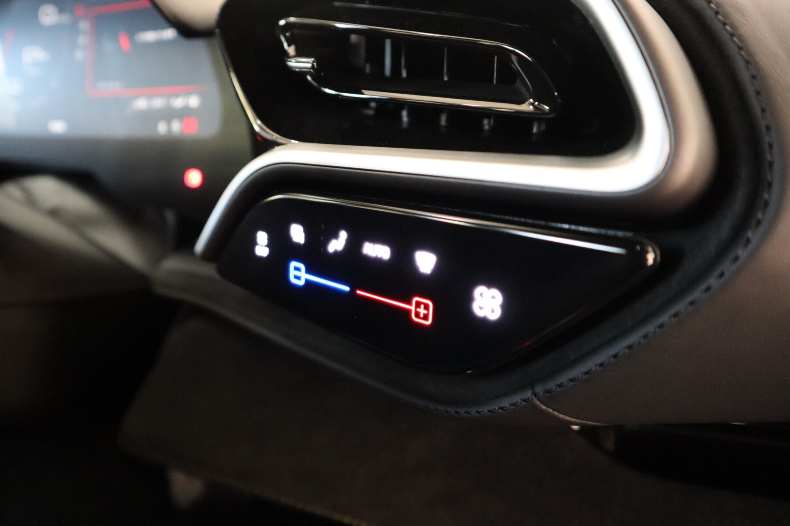 Ferrari 296GTB (photo: 11)