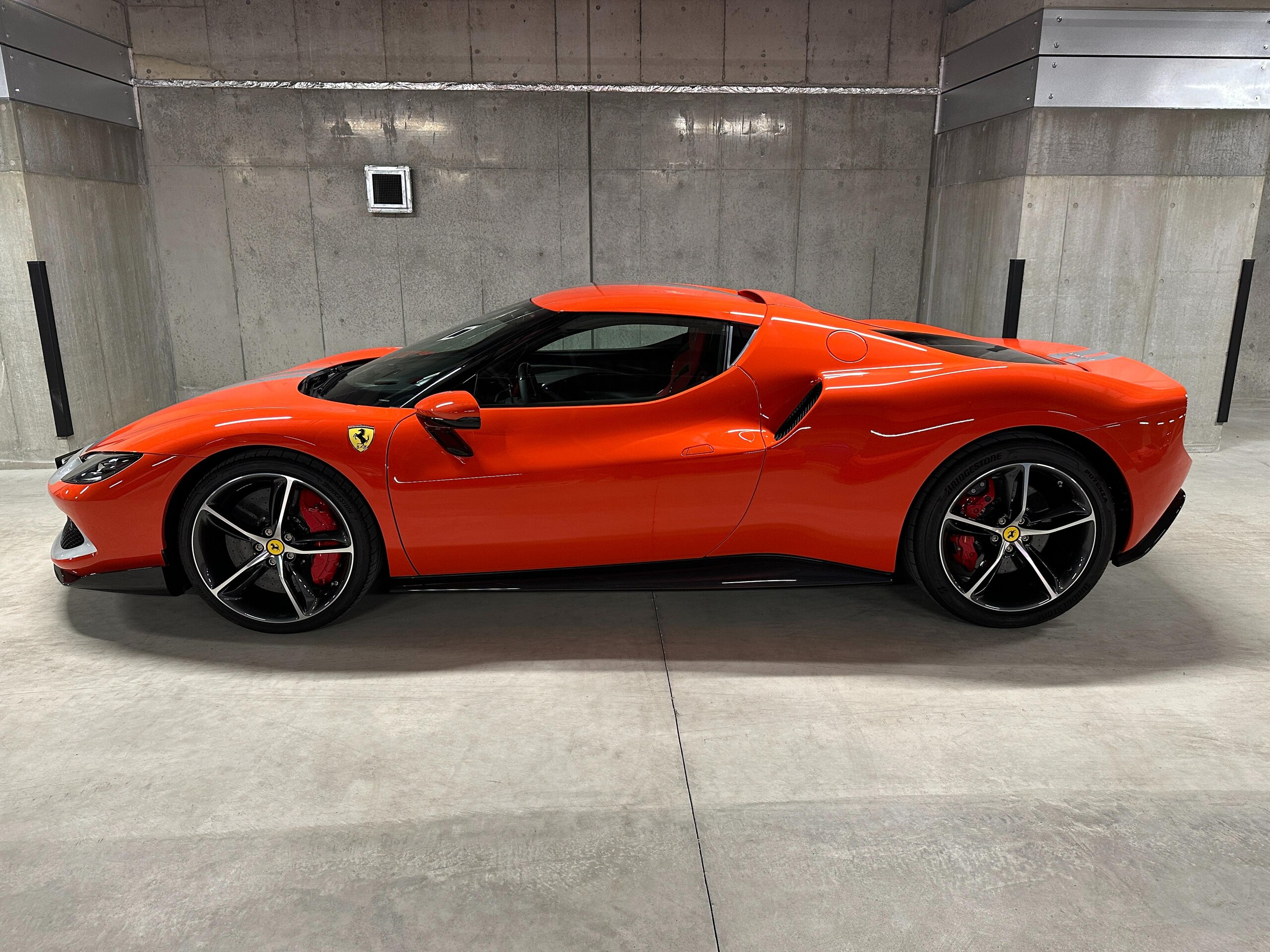 Ferrari 296GTB (photo: 7)