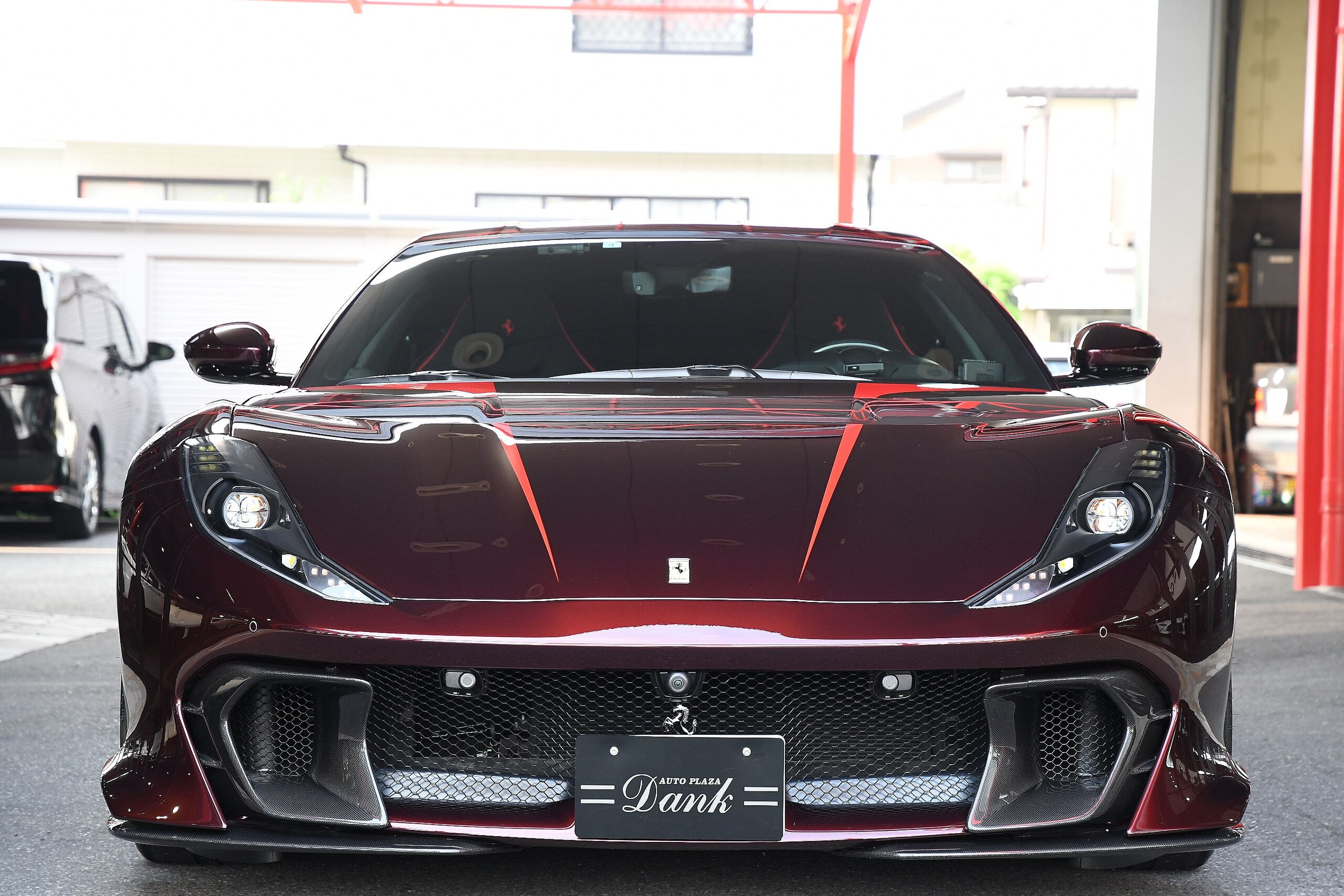 Ferrari Tailor Made 812 Competizione (photo: 1)