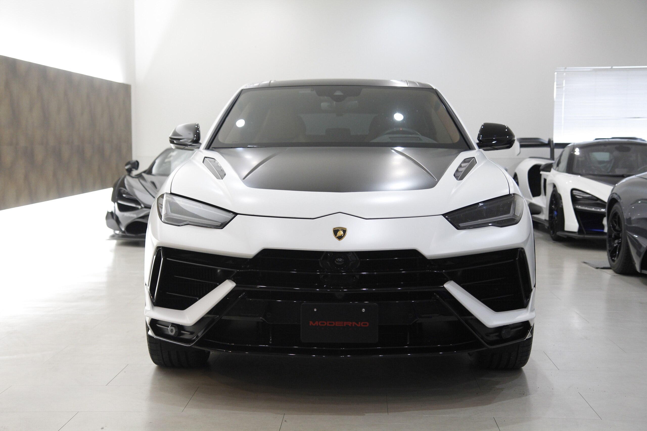 Lamborghini Urus (photo: 1)