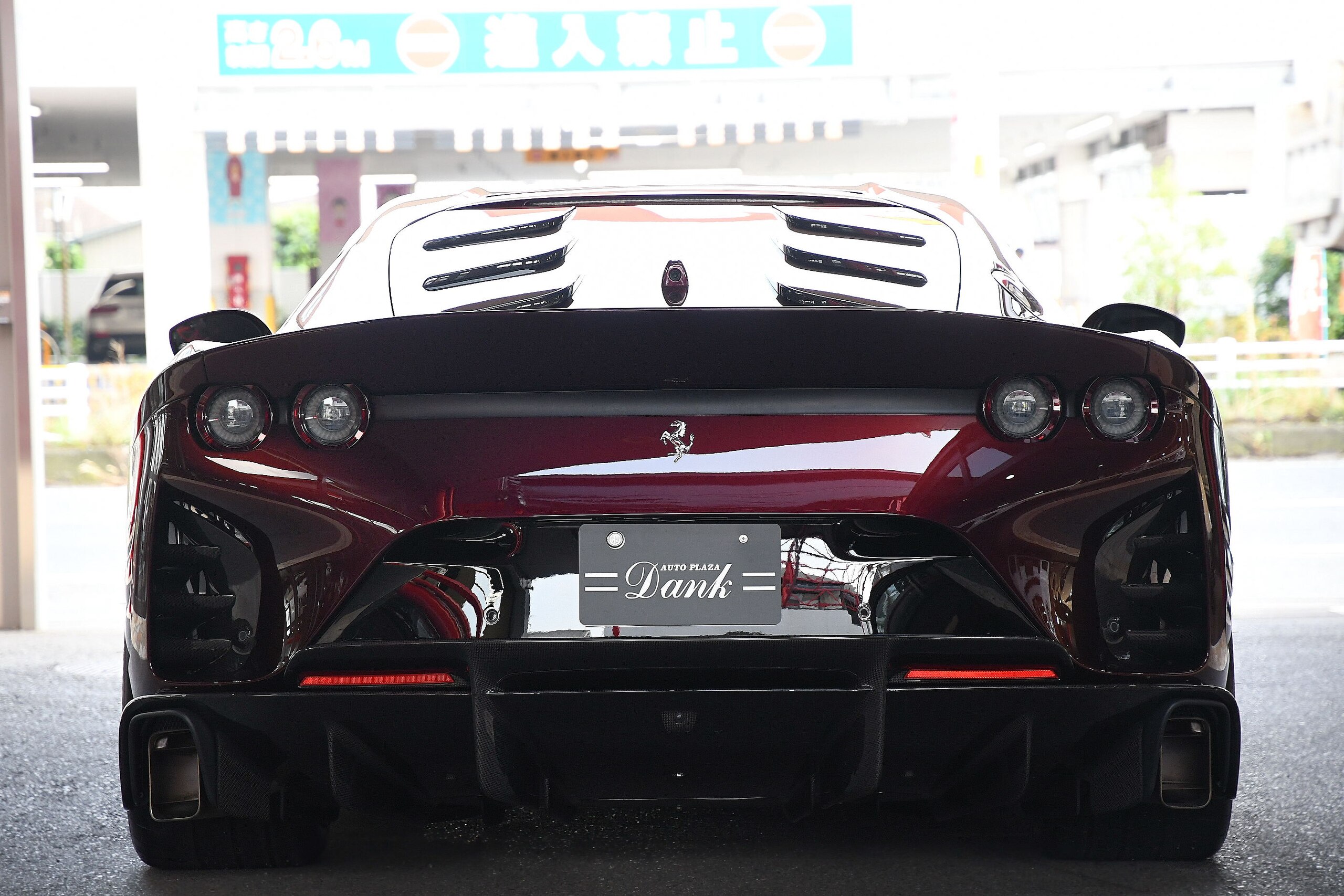 Ferrari Tailor Made 812 Competizione (photo: 4)