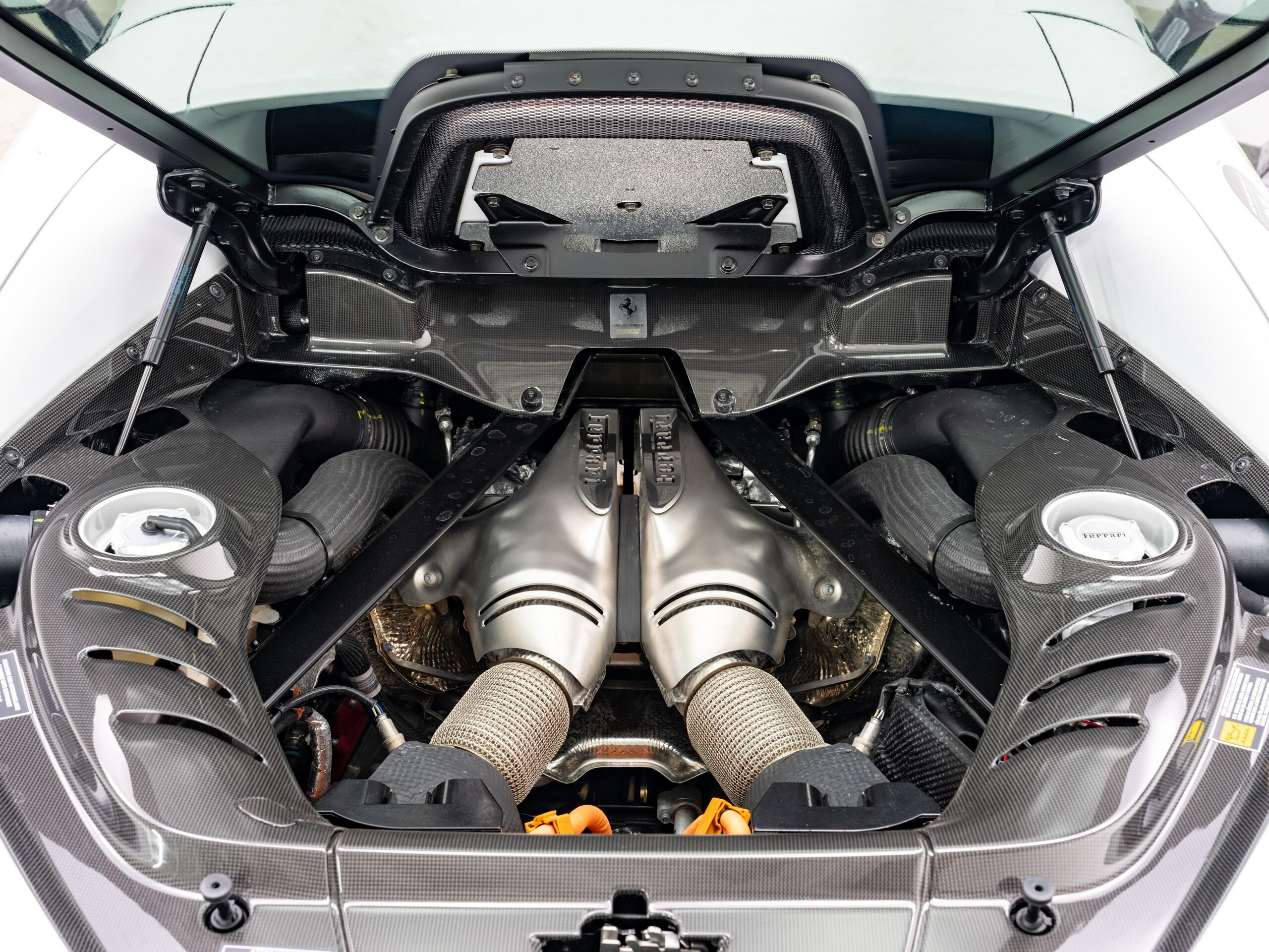 Ferrari 296GTB (photo: 16)