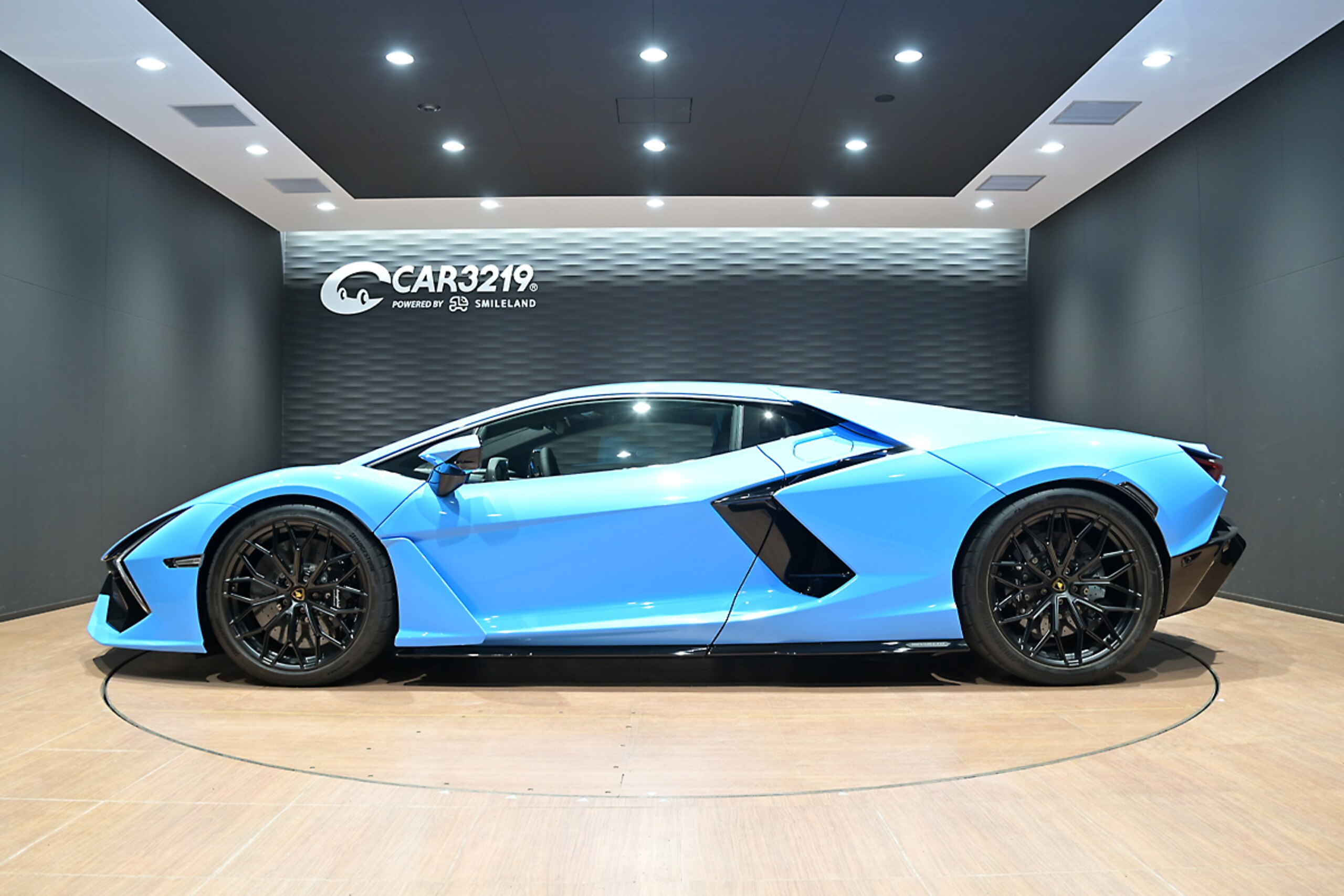 Lamborghini Revuelto (photo: 5)