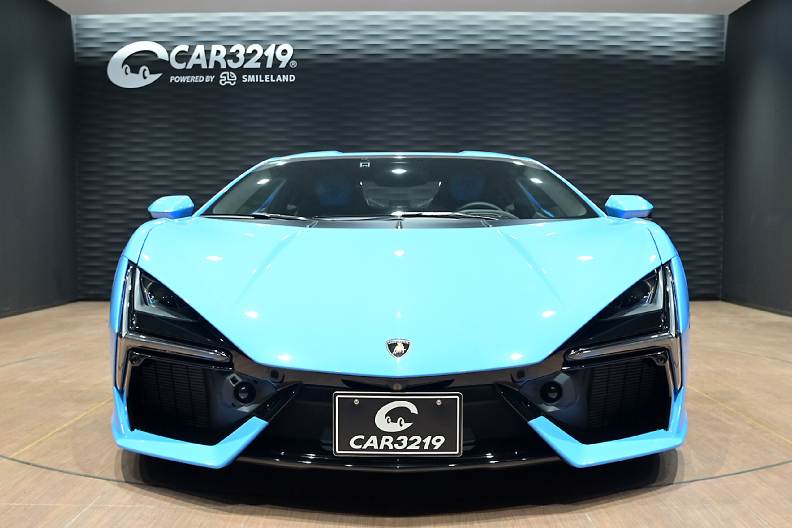 Lamborghini Revuelto (photo: 1)