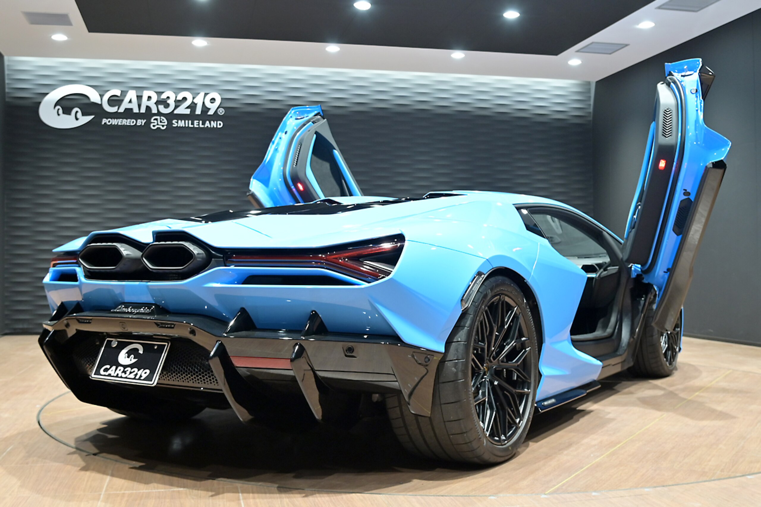 Lamborghini Revuelto (photo: 3)