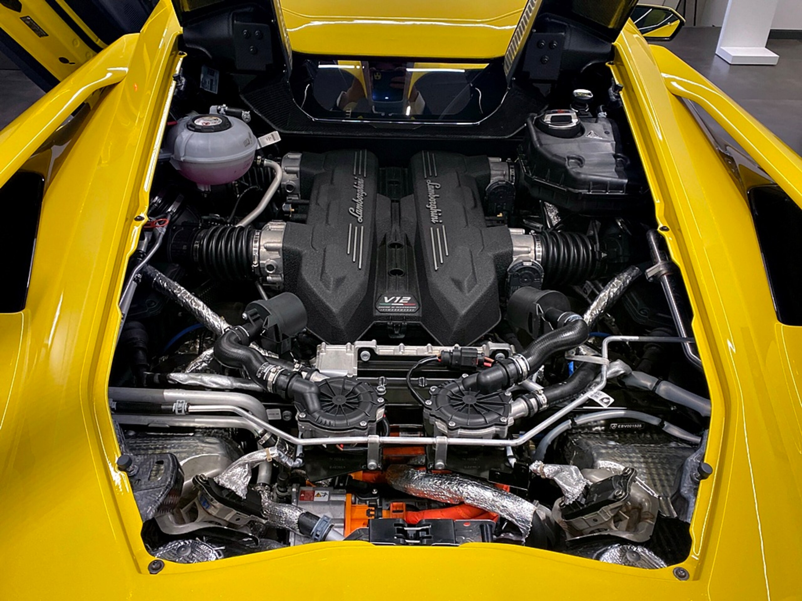 Lamborghini Revuelto (photo: 17)