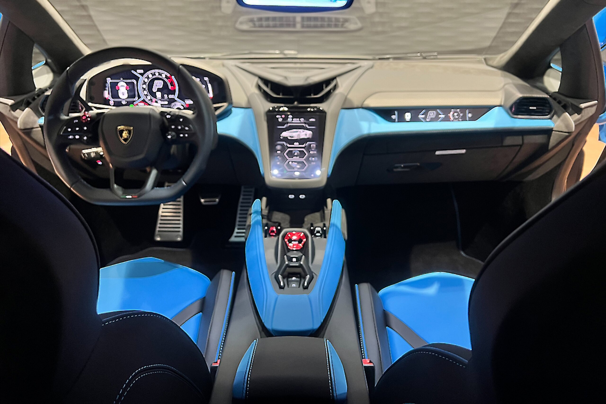 Lamborghini Revuelto (photo: 6)