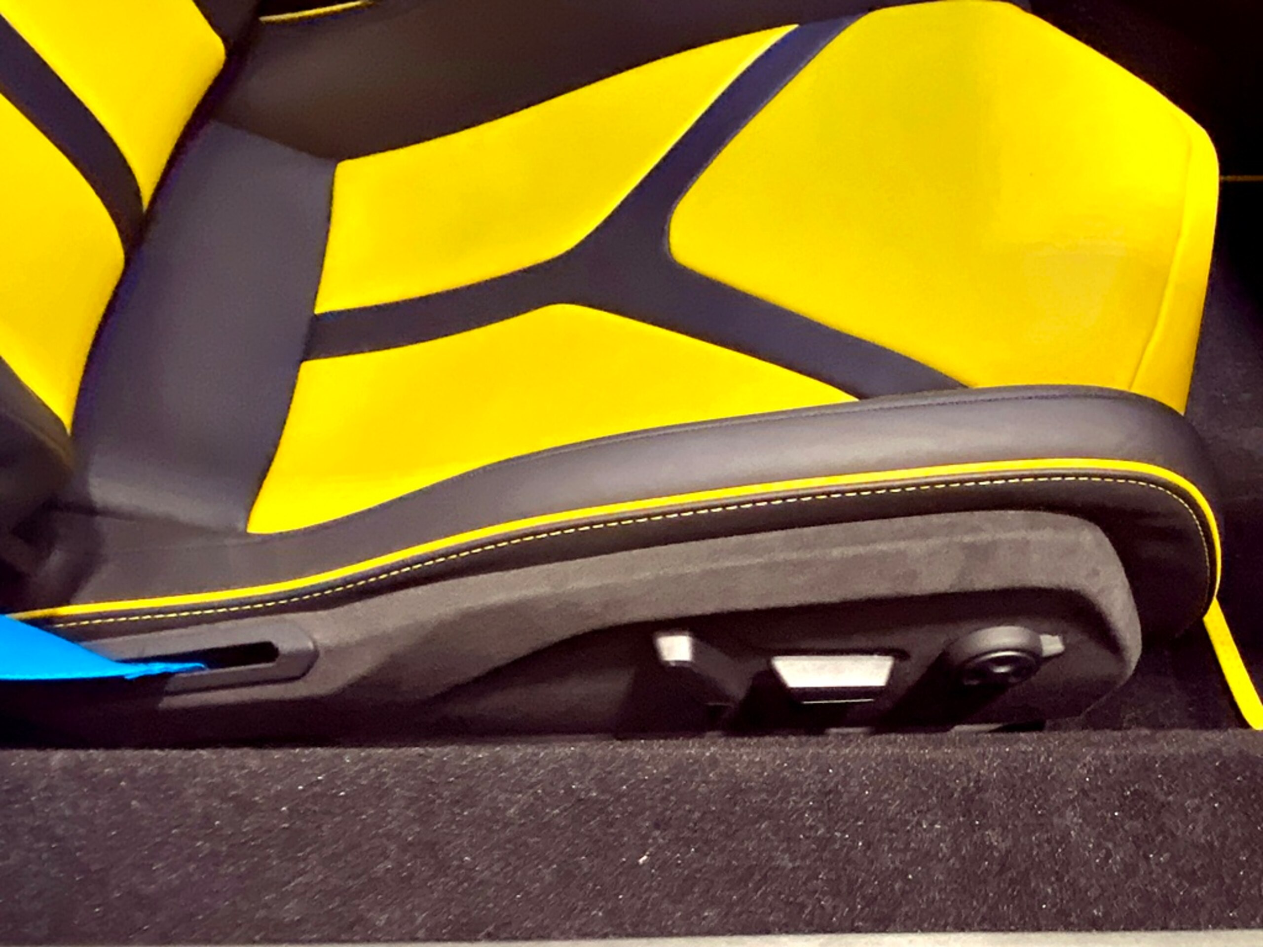 Lamborghini Revuelto (photo: 7)