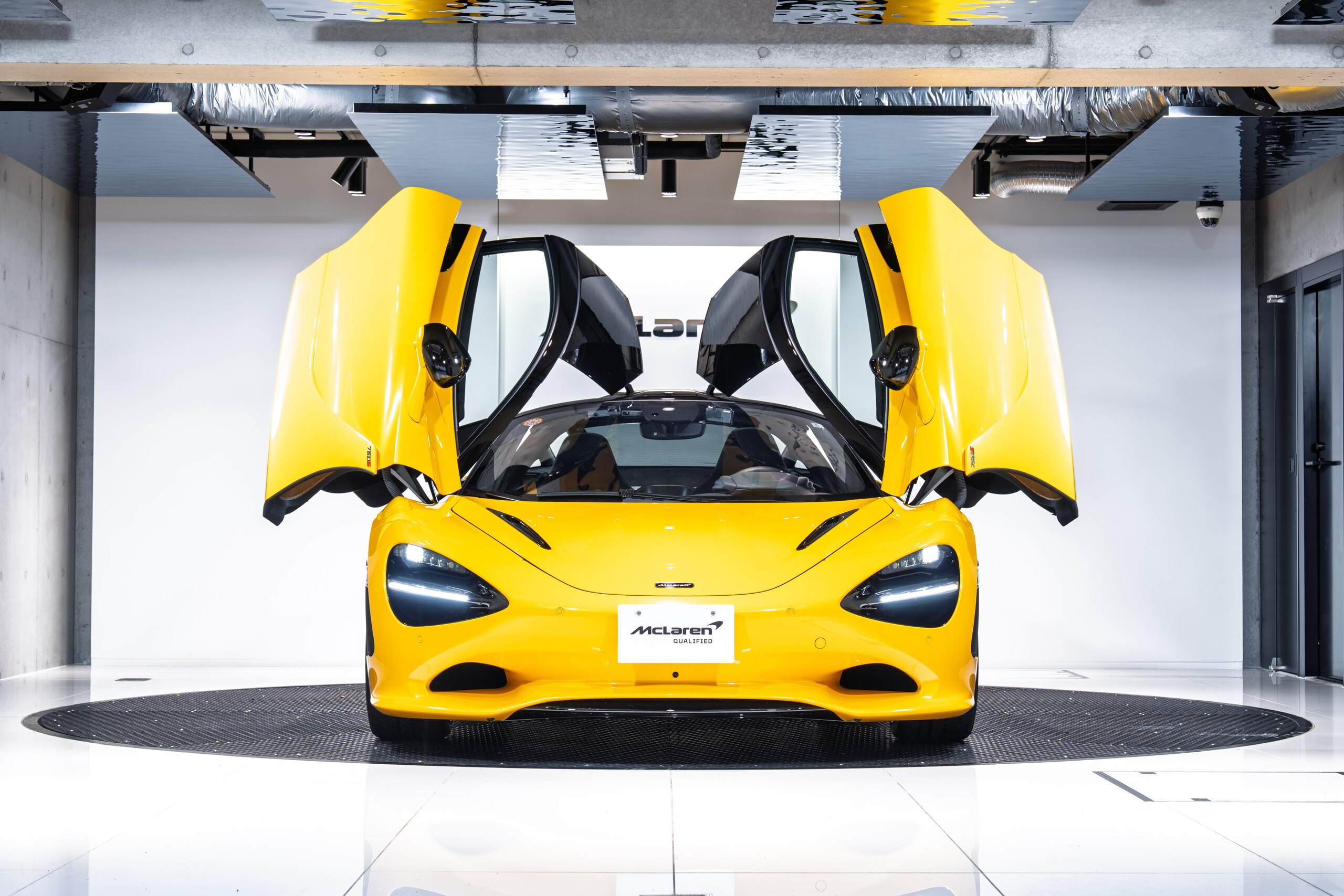 McLaren 750S (photo: 2)