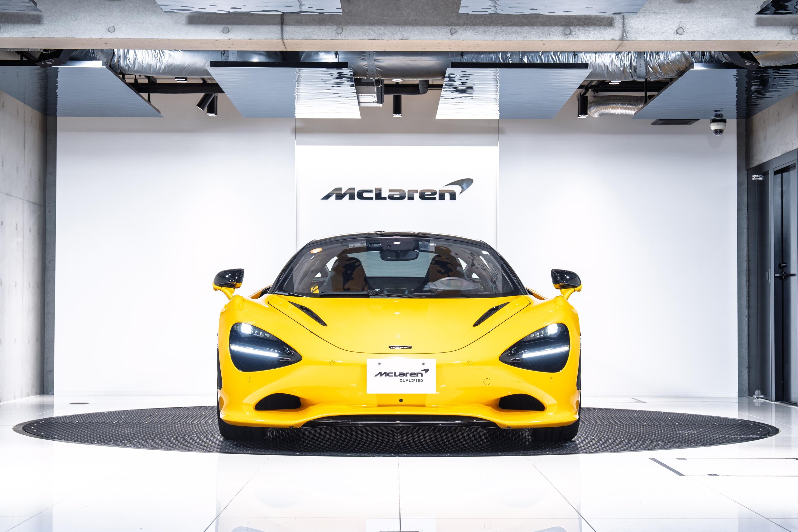 McLaren 750S (photo: 1)